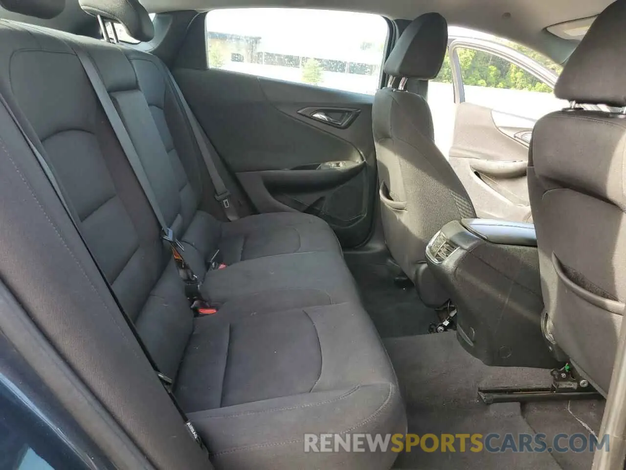 10 Photograph of a damaged car 1G1ZD5ST2LF075325 CHEVROLET MALIBU 2020