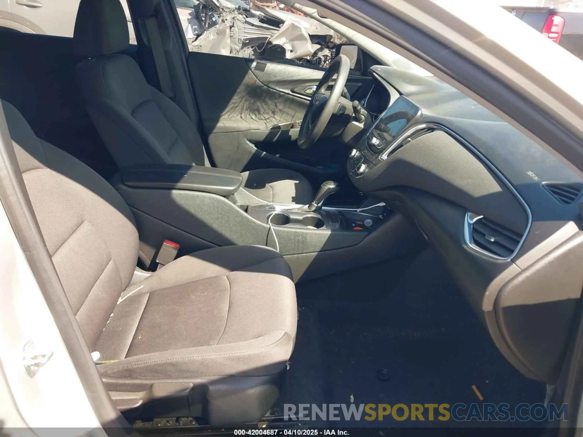 5 Photograph of a damaged car 1G1ZD5ST2LF078158 CHEVROLET MALIBU 2020