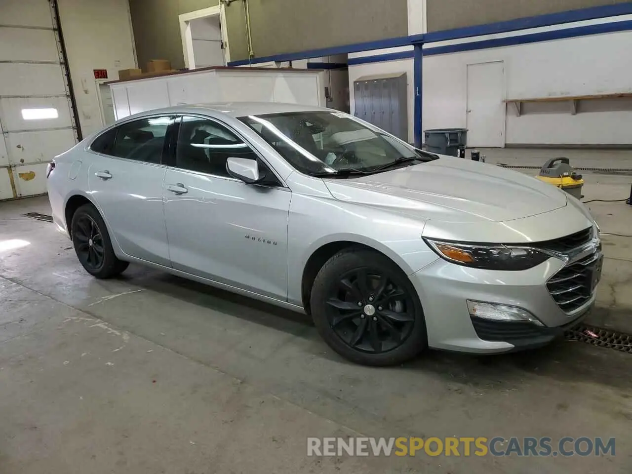 4 Photograph of a damaged car 1G1ZD5ST2LF092190 CHEVROLET MALIBU 2020