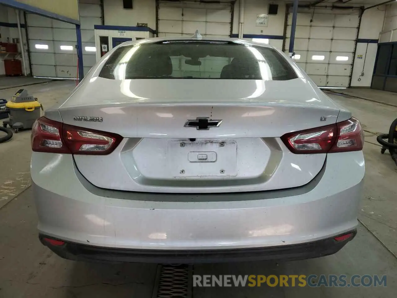 6 Photograph of a damaged car 1G1ZD5ST2LF092190 CHEVROLET MALIBU 2020