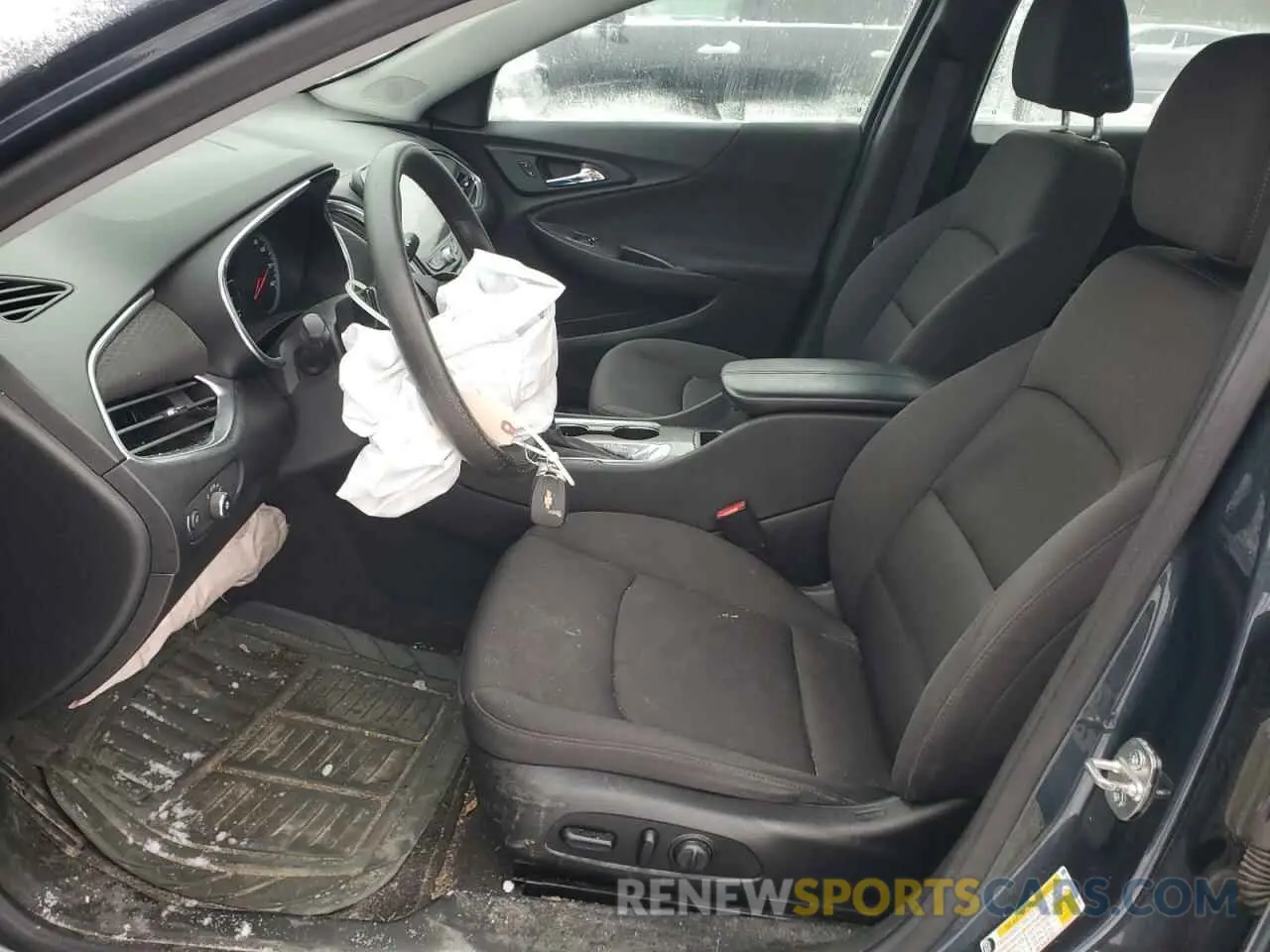 7 Photograph of a damaged car 1G1ZD5ST2LF094361 CHEVROLET MALIBU 2020