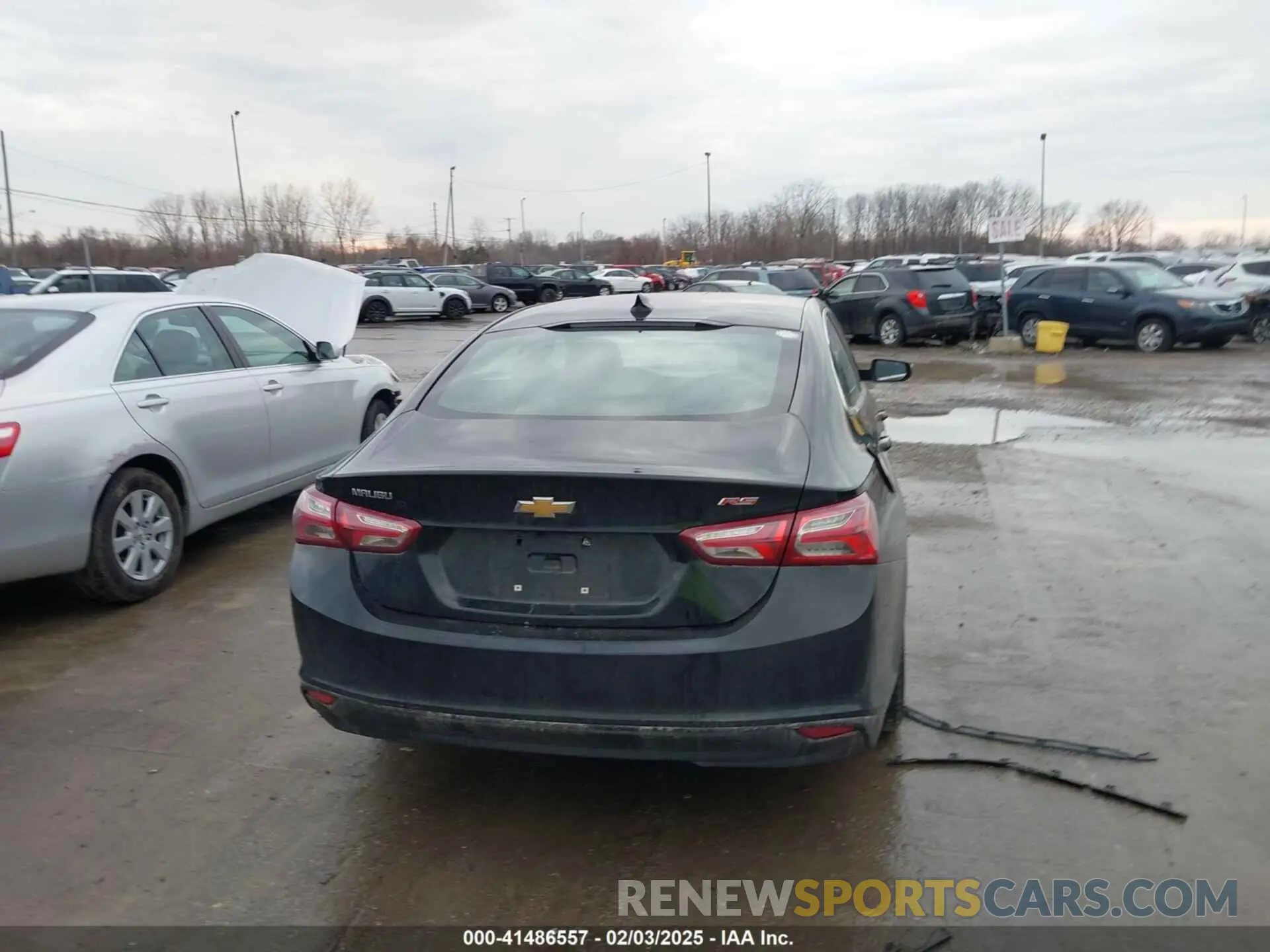 17 Photograph of a damaged car 1G1ZD5ST2LF102930 CHEVROLET MALIBU 2020