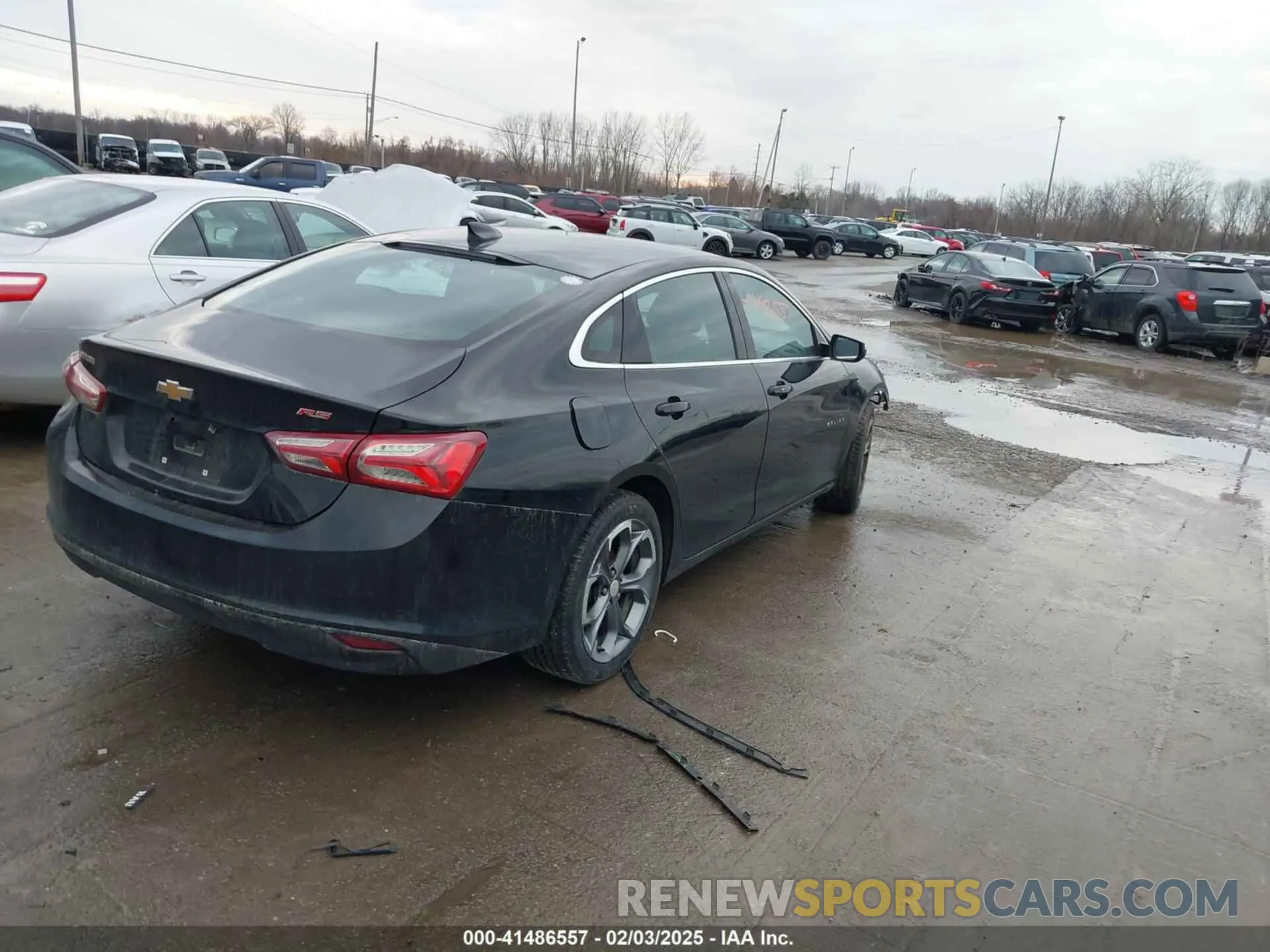 4 Photograph of a damaged car 1G1ZD5ST2LF102930 CHEVROLET MALIBU 2020
