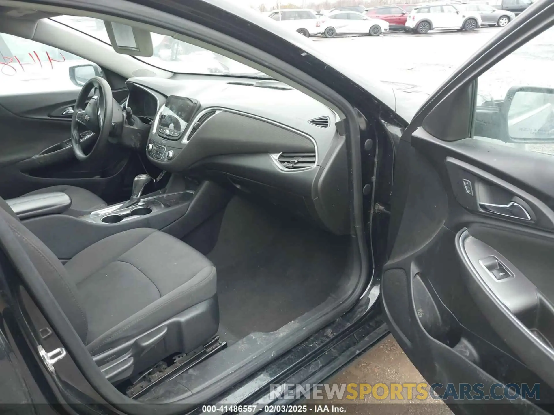 5 Photograph of a damaged car 1G1ZD5ST2LF102930 CHEVROLET MALIBU 2020