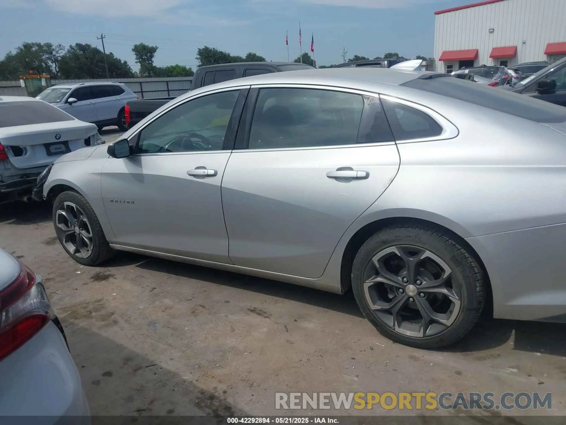 15 Photograph of a damaged car 1G1ZD5ST2LF103110 CHEVROLET MALIBU 2020