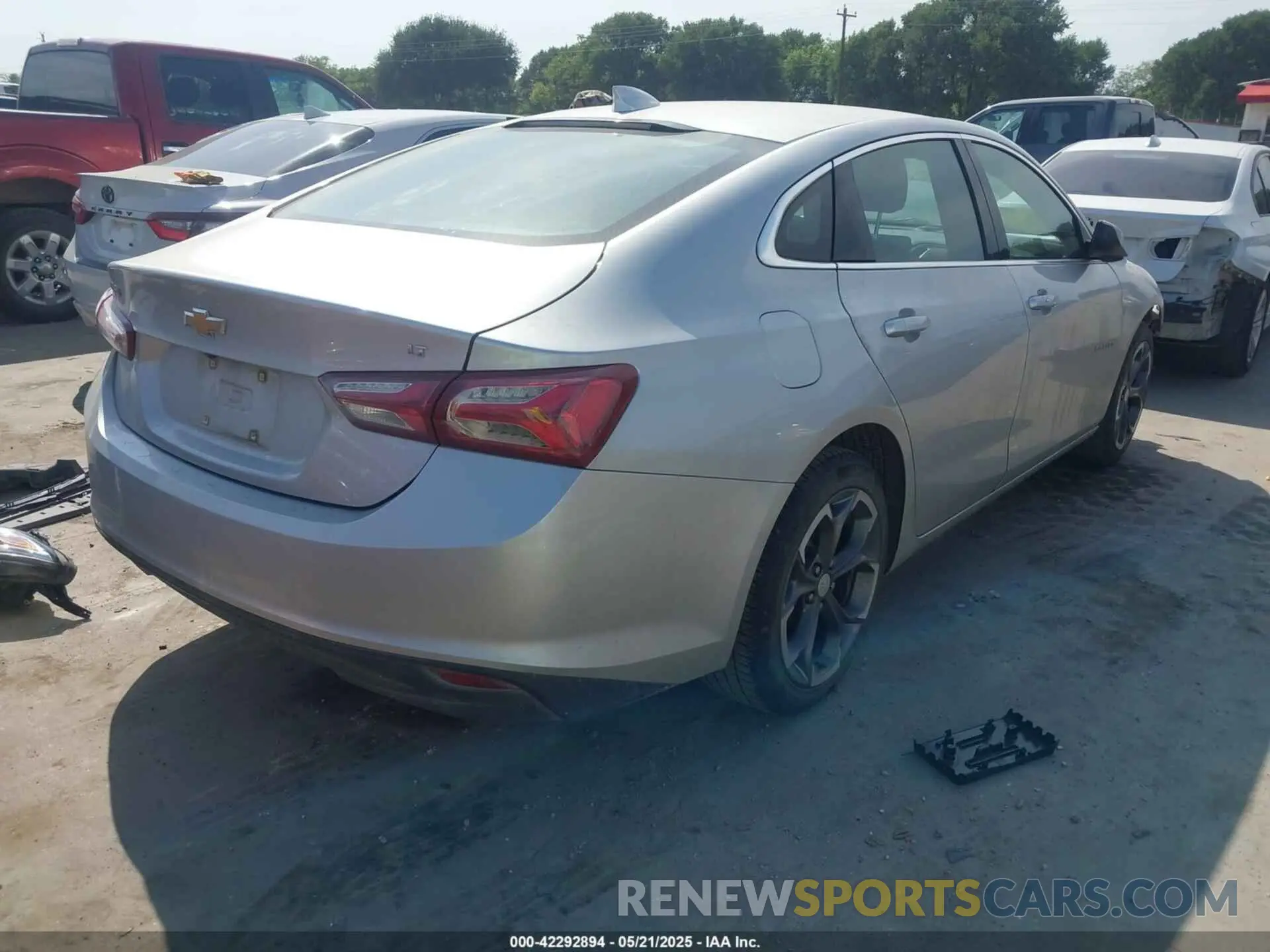 4 Photograph of a damaged car 1G1ZD5ST2LF103110 CHEVROLET MALIBU 2020