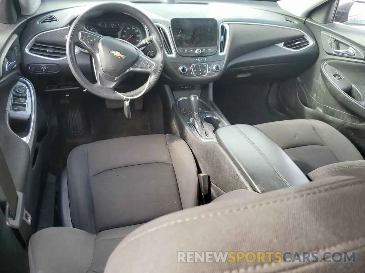 8 Photograph of a damaged car 1G1ZD5ST2LF112079 CHEVROLET MALIBU 2020
