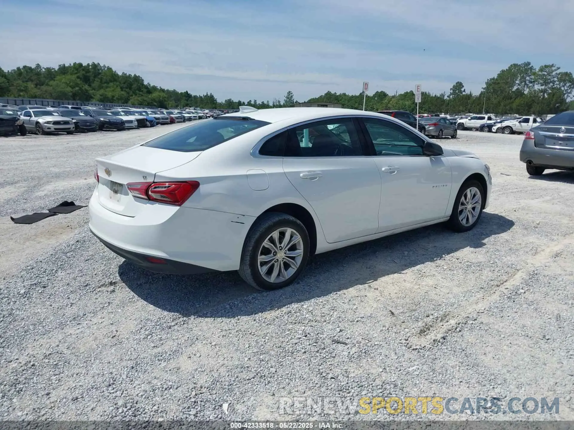 4 Photograph of a damaged car 1G1ZD5ST2LF112888 CHEVROLET MALIBU 2020