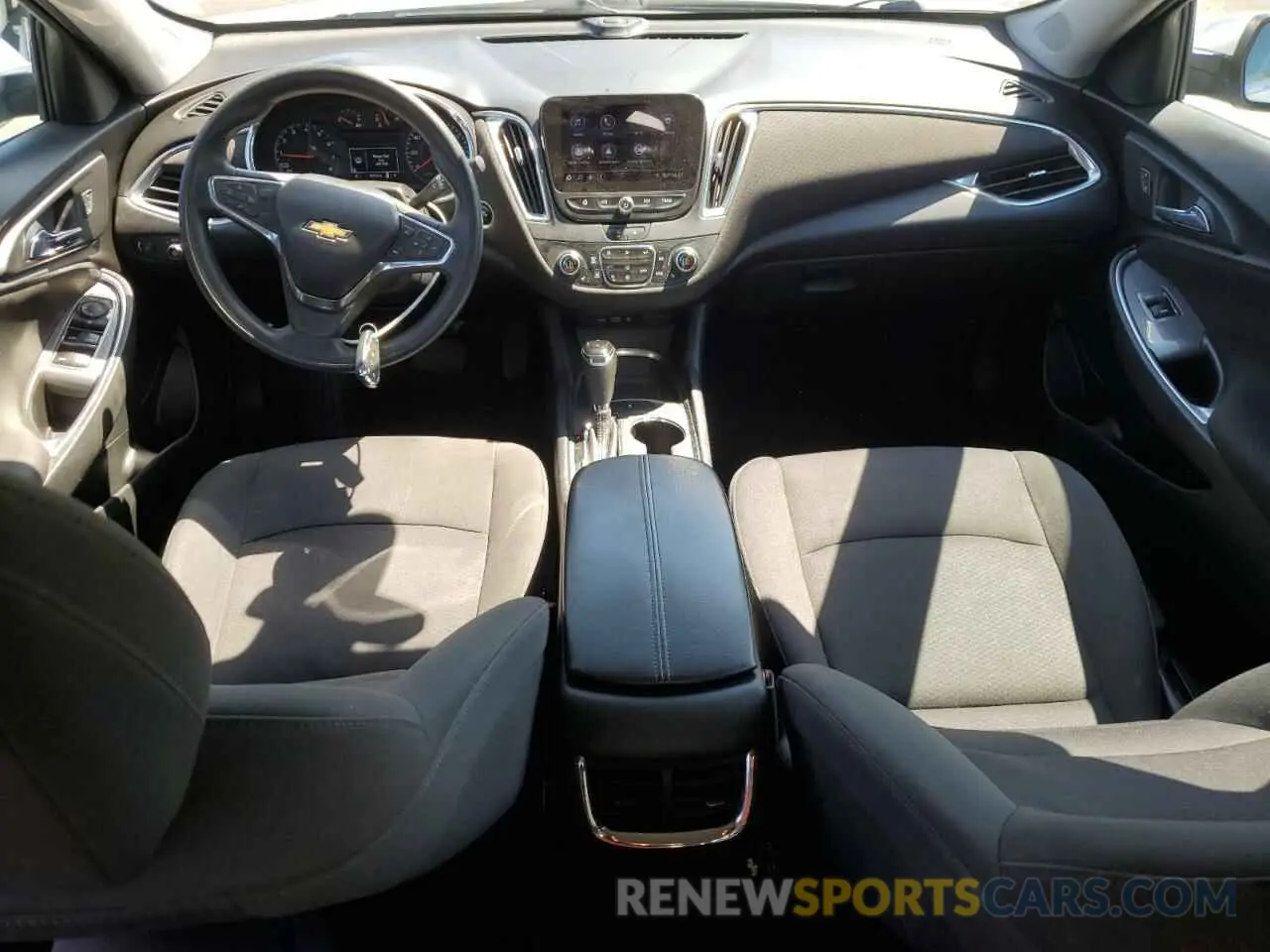 8 Photograph of a damaged car 1G1ZD5ST2LF114317 CHEVROLET MALIBU 2020
