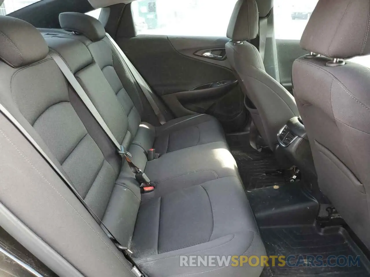 10 Photograph of a damaged car 1G1ZD5ST2LF125897 CHEVROLET MALIBU 2020