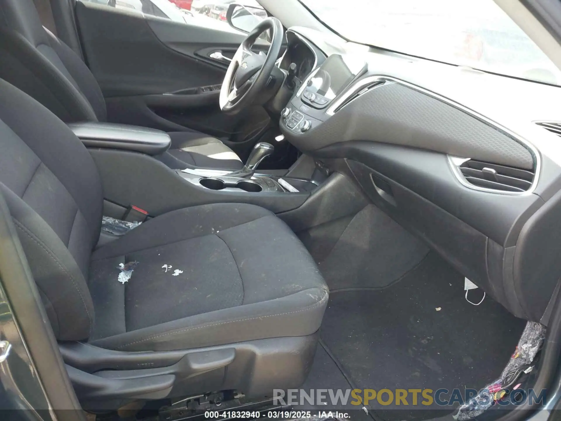 5 Photograph of a damaged car 1G1ZD5ST3LF024304 CHEVROLET MALIBU 2020