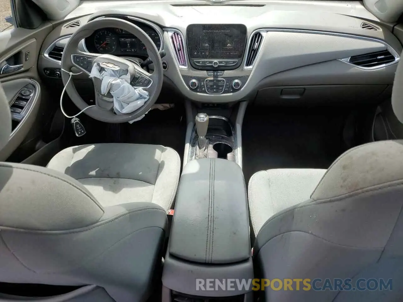 8 Photograph of a damaged car 1G1ZD5ST3LF034296 CHEVROLET MALIBU 2020