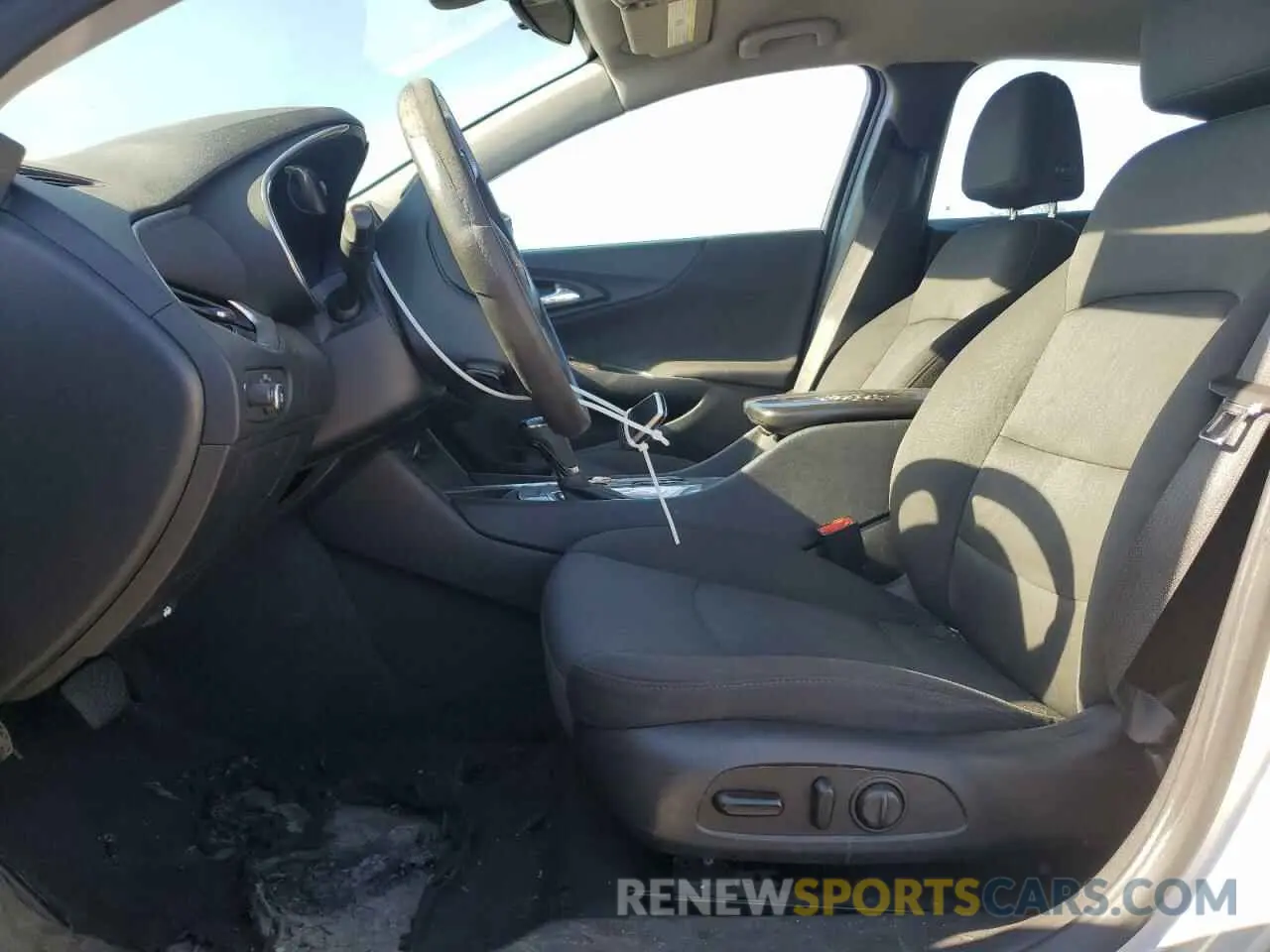 7 Photograph of a damaged car 1G1ZD5ST3LF035643 CHEVROLET MALIBU 2020