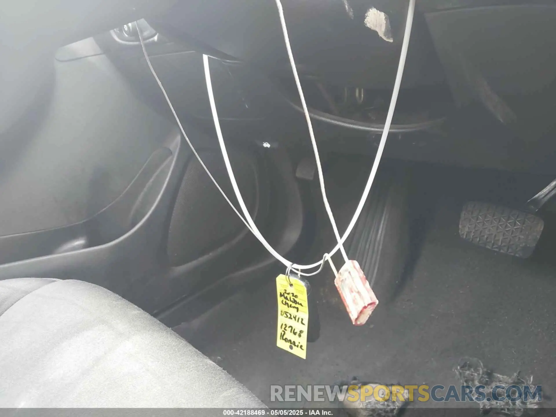 11 Photograph of a damaged car 1G1ZD5ST3LF052412 CHEVROLET MALIBU 2020