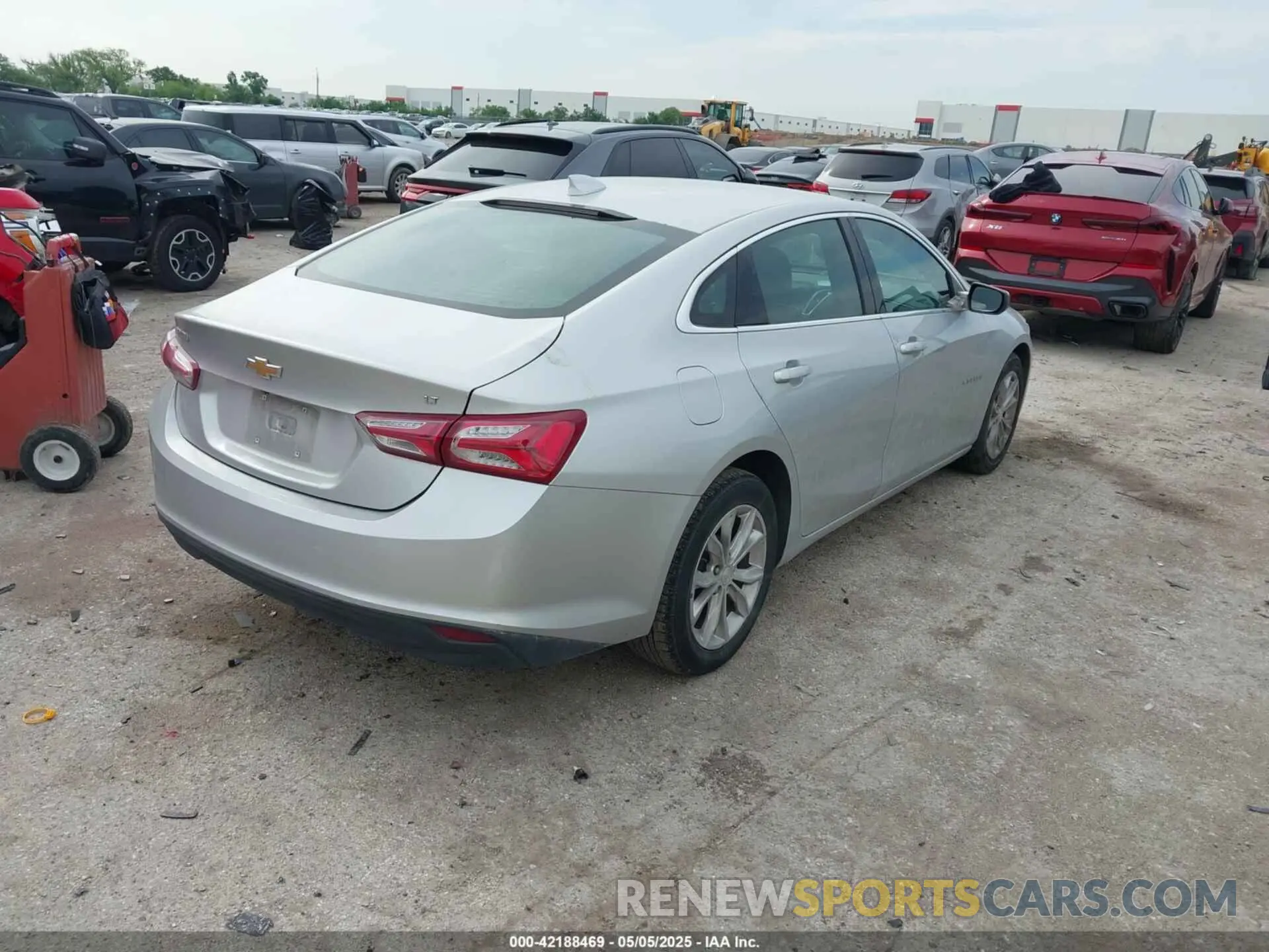 4 Photograph of a damaged car 1G1ZD5ST3LF052412 CHEVROLET MALIBU 2020