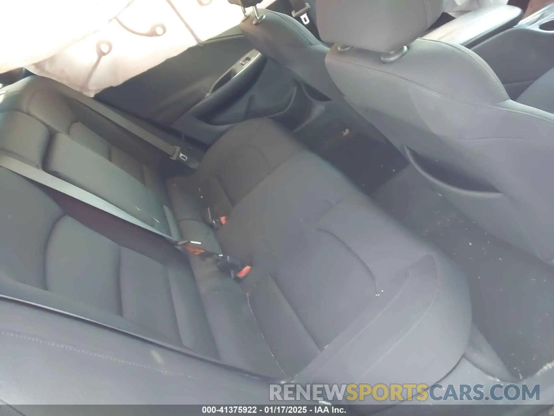 8 Photograph of a damaged car 1G1ZD5ST3LF061367 CHEVROLET MALIBU 2020