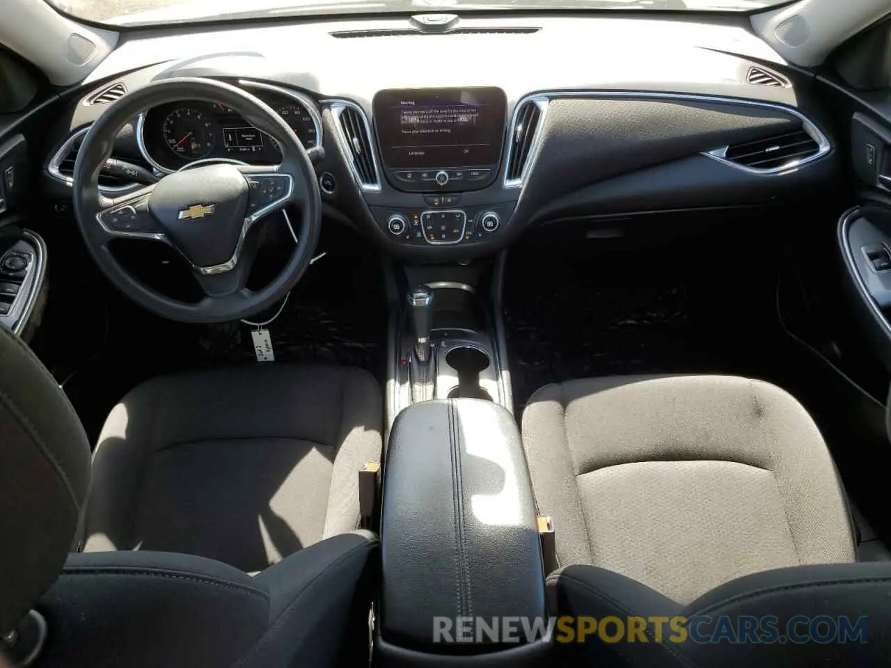 8 Photograph of a damaged car 1G1ZD5ST3LF066746 CHEVROLET MALIBU 2020