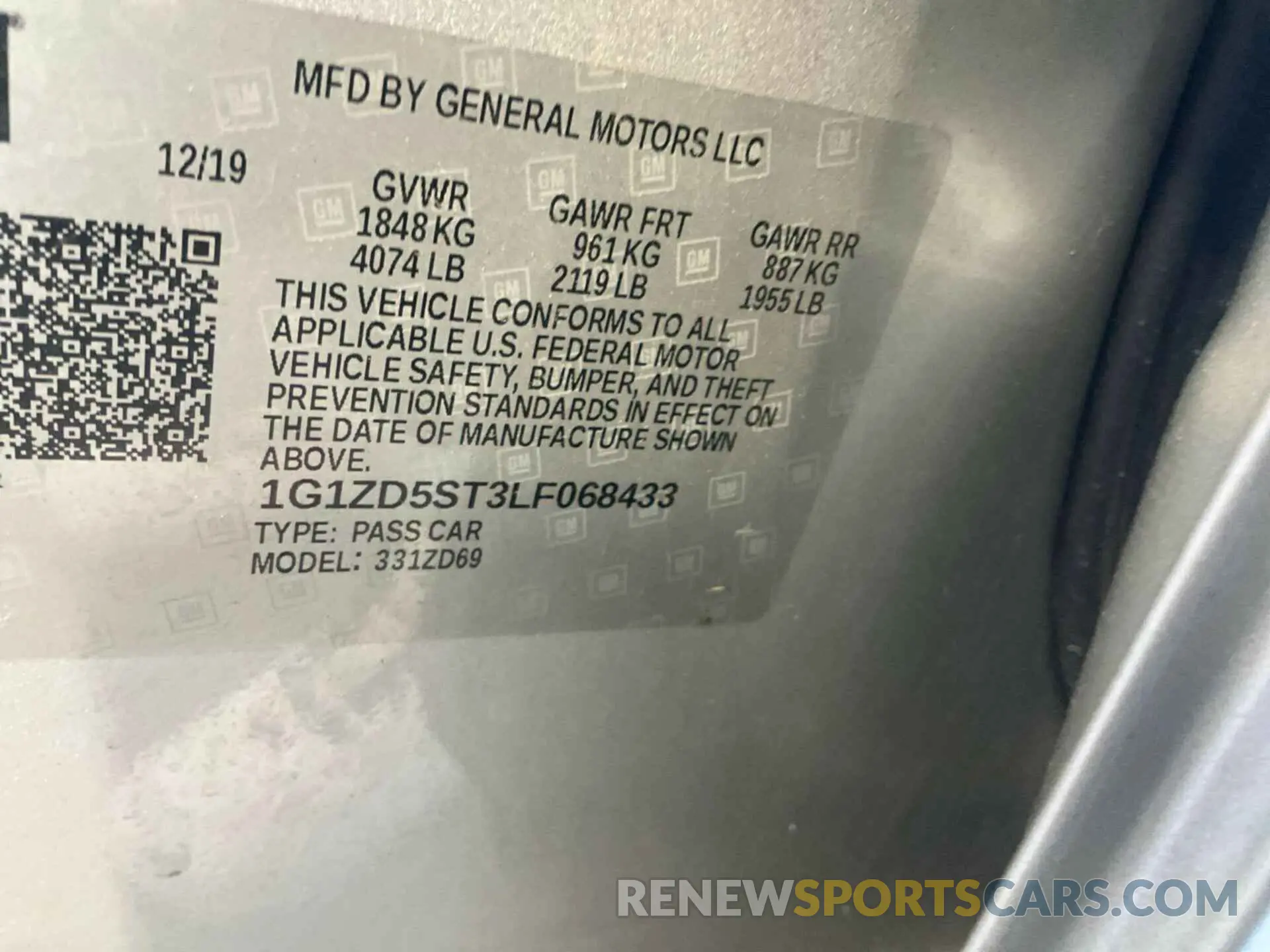 9 Photograph of a damaged car 1G1ZD5ST3LF068433 CHEVROLET MALIBU 2020
