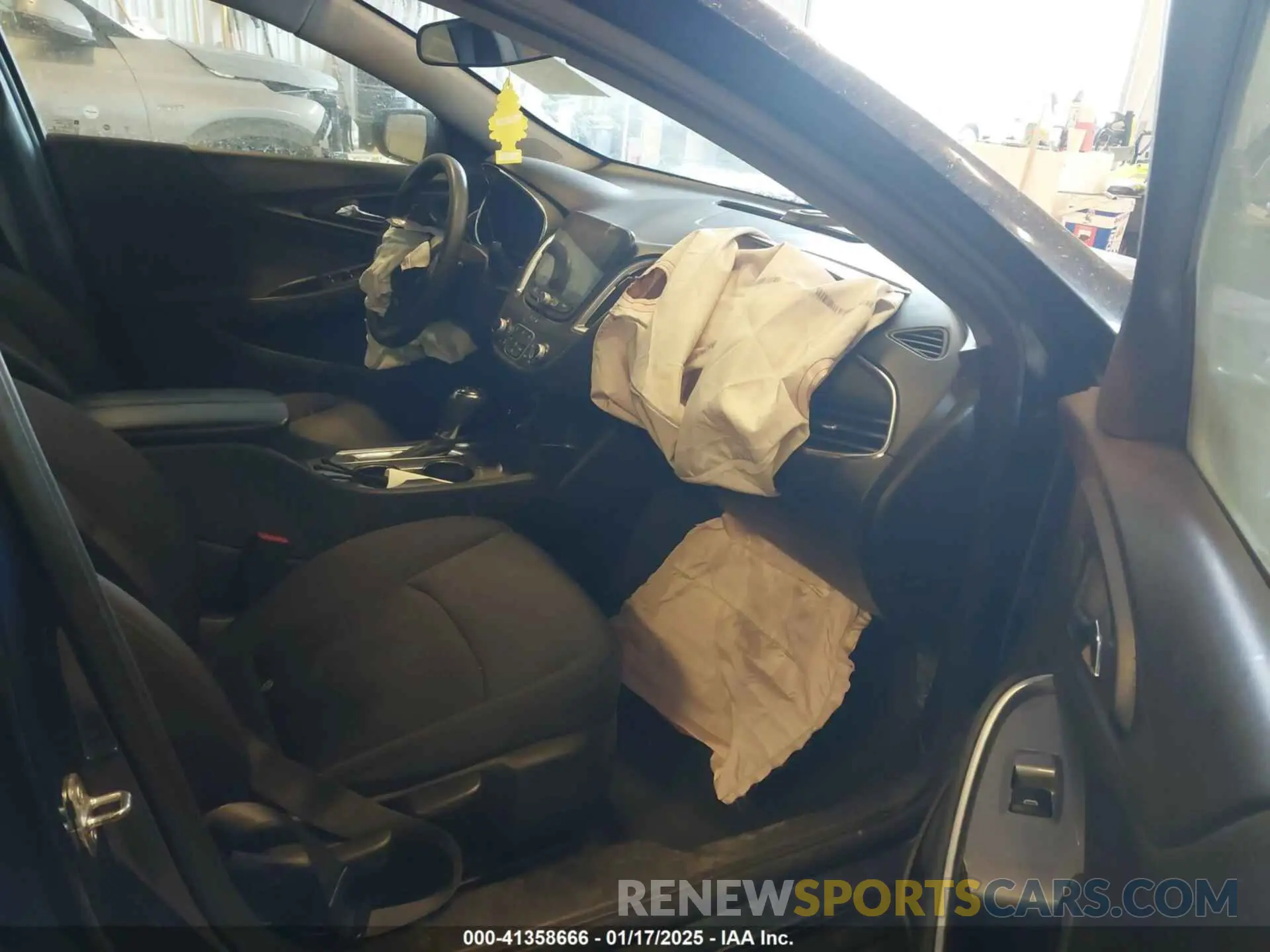 5 Photograph of a damaged car 1G1ZD5ST3LF072093 CHEVROLET MALIBU 2020