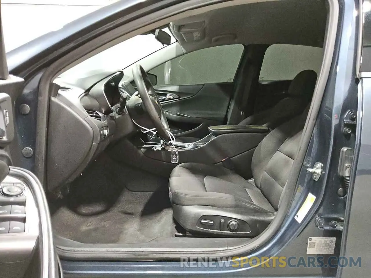 7 Photograph of a damaged car 1G1ZD5ST3LF073146 CHEVROLET MALIBU 2020