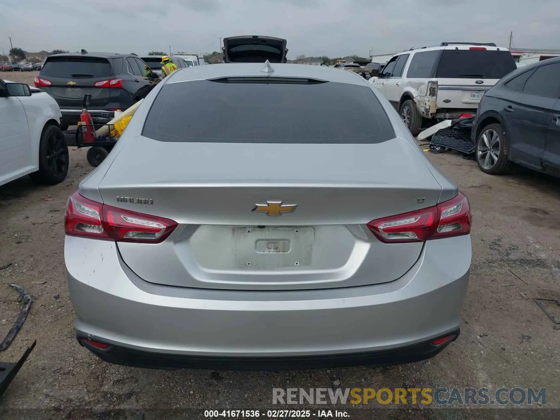 17 Photograph of a damaged car 1G1ZD5ST3LF074765 CHEVROLET MALIBU 2020