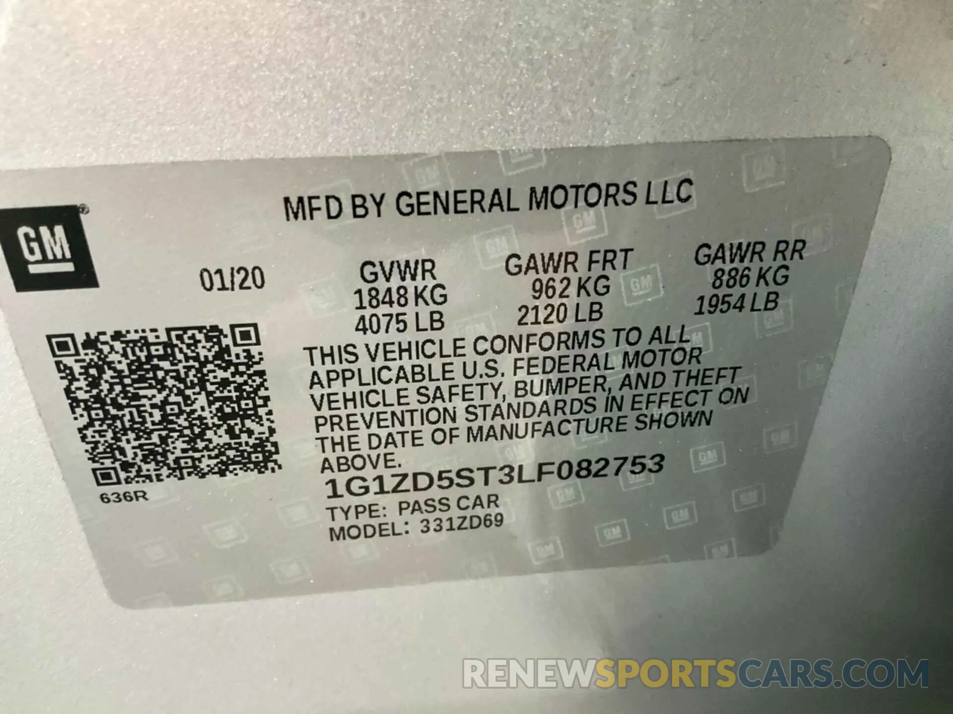 32 Photograph of a damaged car 1G1ZD5ST3LF082753 CHEVROLET MALIBU 2020