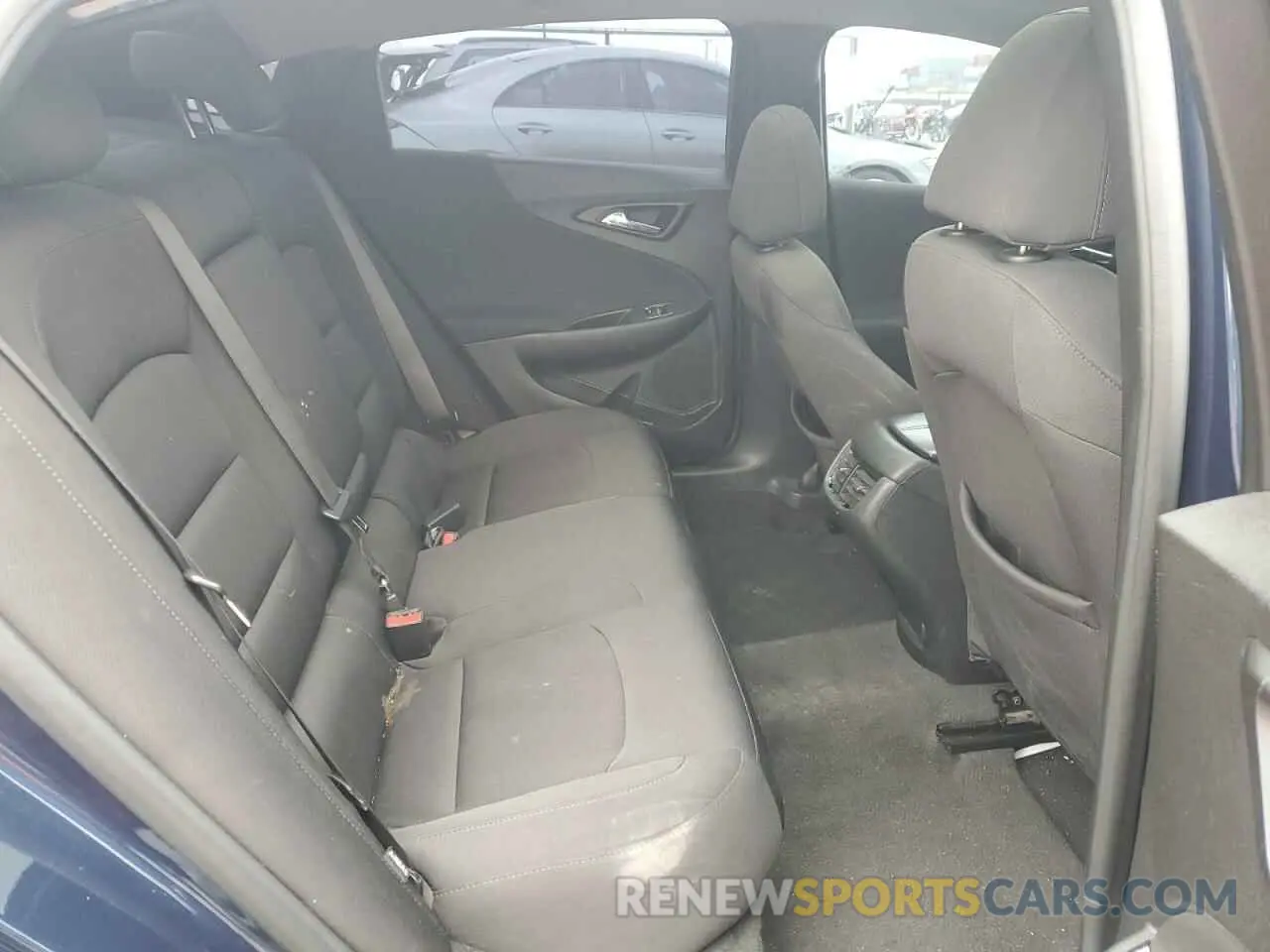 10 Photograph of a damaged car 1G1ZD5ST3LF104069 CHEVROLET MALIBU 2020
