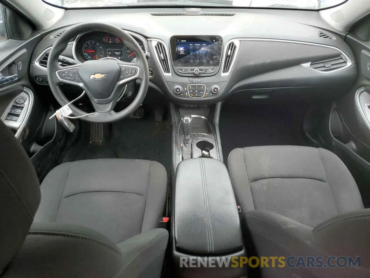 8 Photograph of a damaged car 1G1ZD5ST3LF128503 CHEVROLET MALIBU 2020