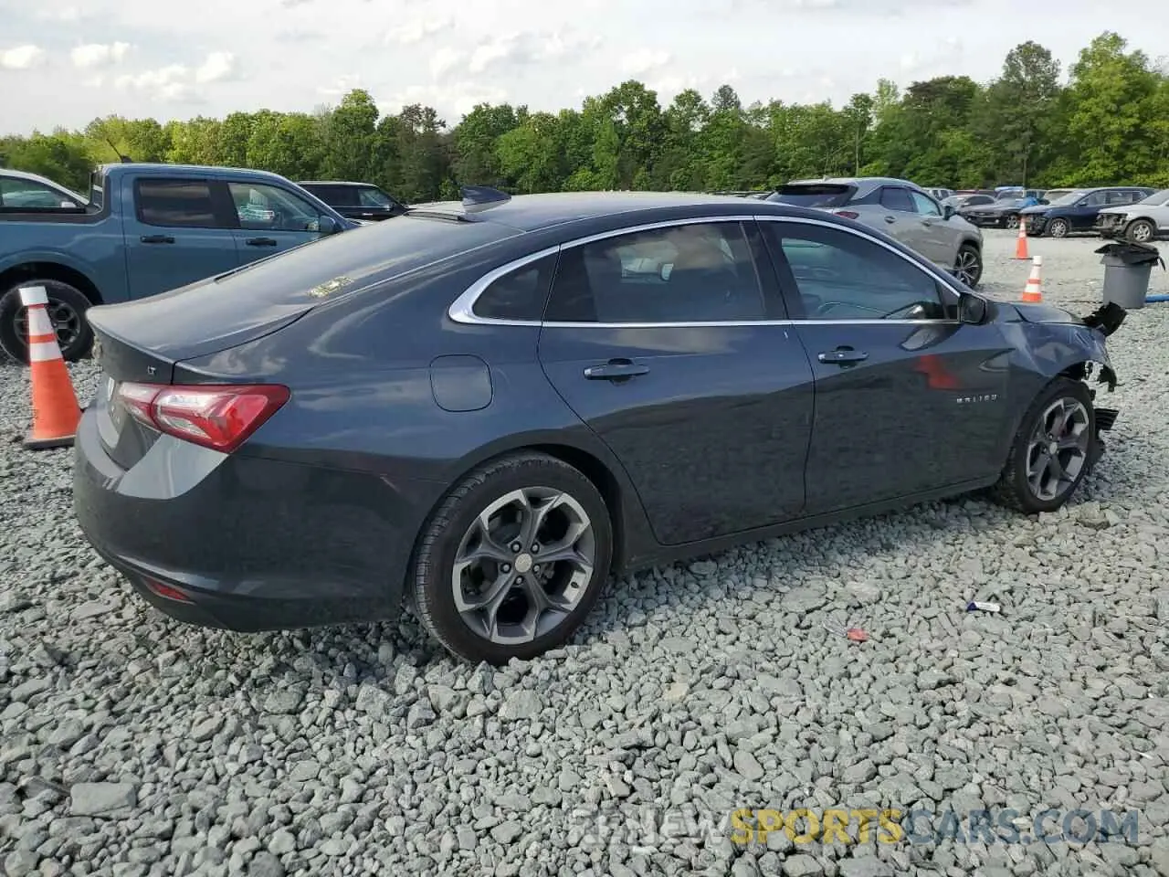 3 Photograph of a damaged car 1G1ZD5ST3LF145818 CHEVROLET MALIBU 2020