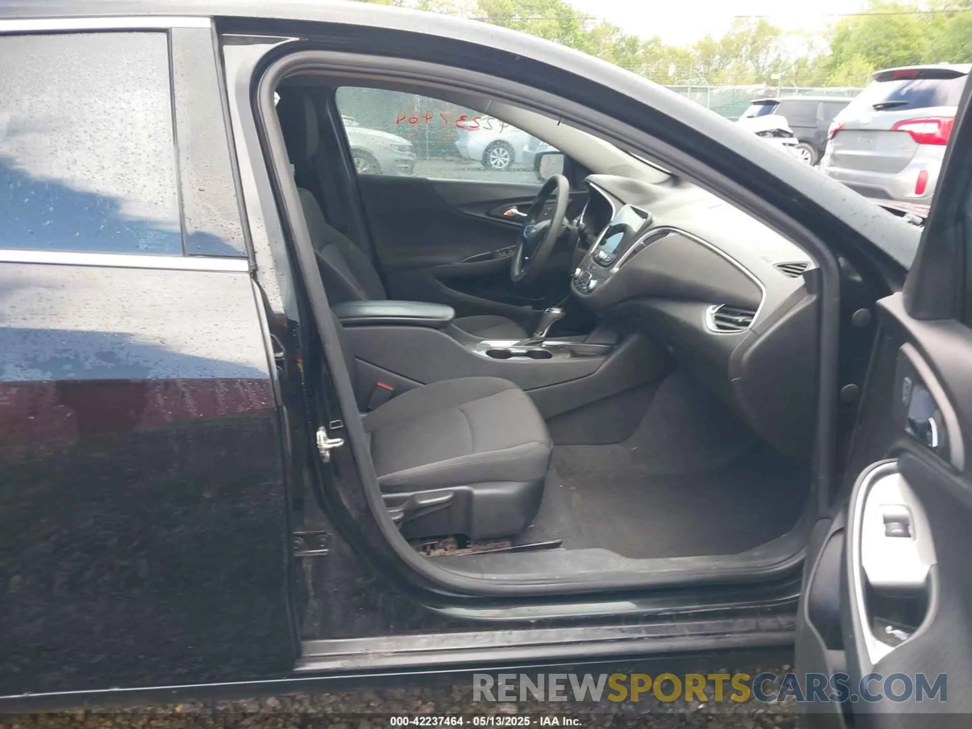 5 Photograph of a damaged car 1G1ZD5ST3LF157760 CHEVROLET MALIBU 2020