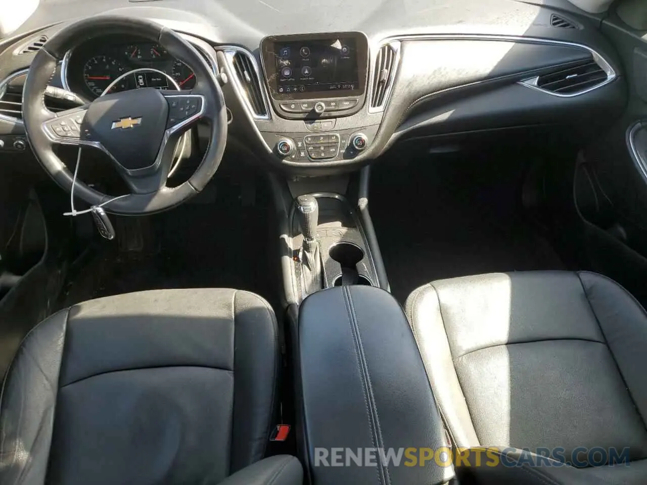 8 Photograph of a damaged car 1G1ZD5ST4LF018916 CHEVROLET MALIBU 2020