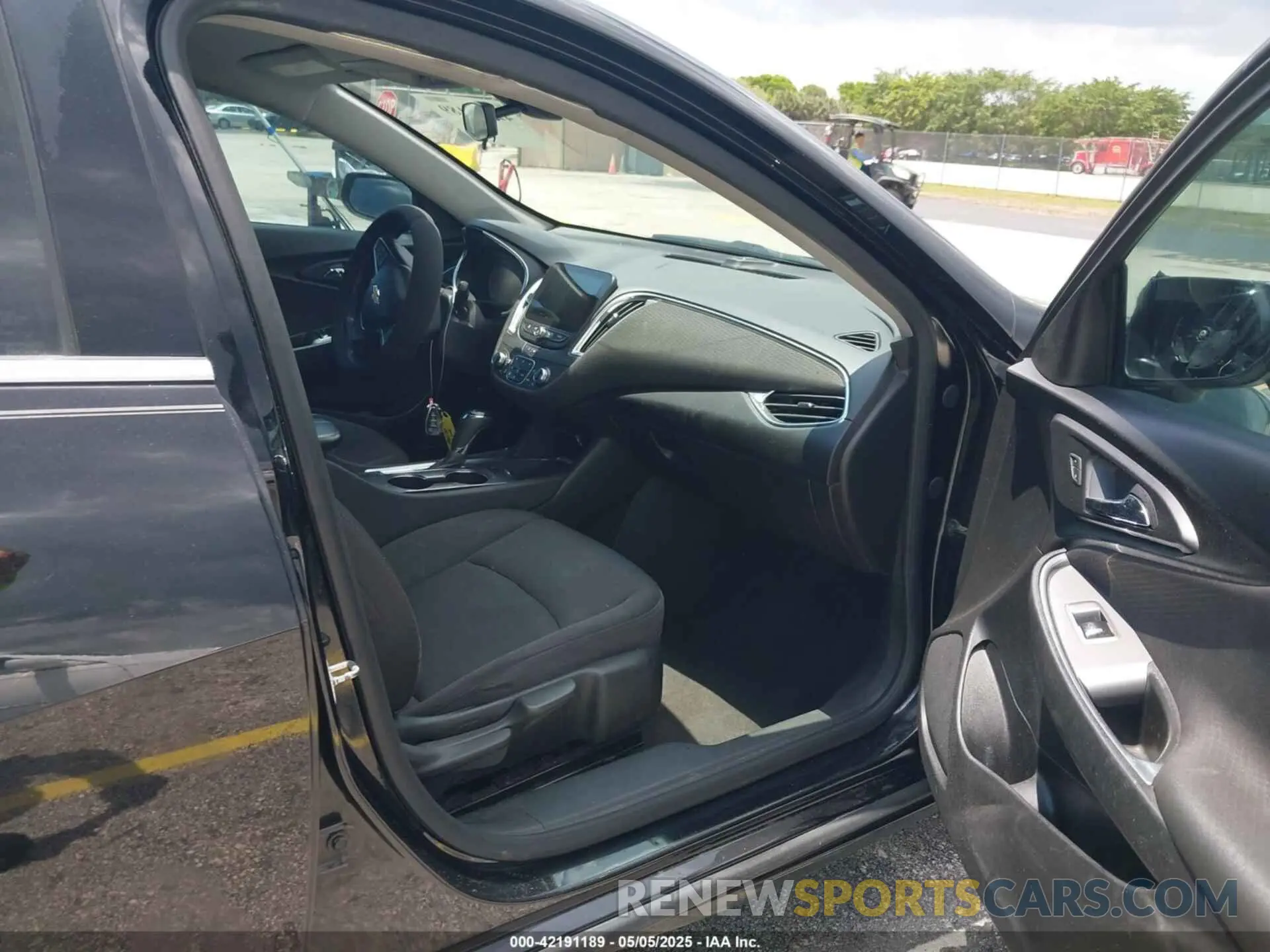 5 Photograph of a damaged car 1G1ZD5ST4LF057375 CHEVROLET MALIBU 2020