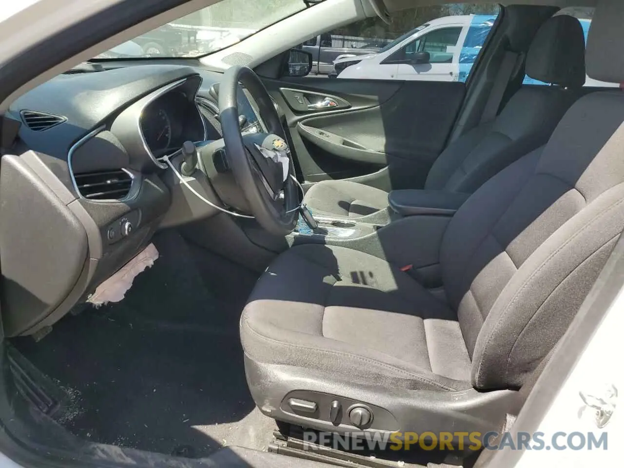7 Photograph of a damaged car 1G1ZD5ST4LF075889 CHEVROLET MALIBU 2020