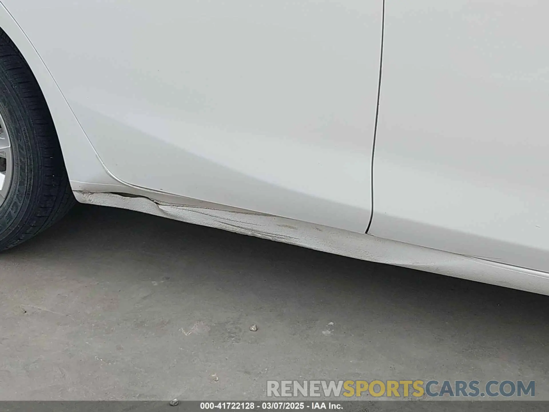 18 Photograph of a damaged car 1G1ZD5ST4LF095379 CHEVROLET MALIBU 2020