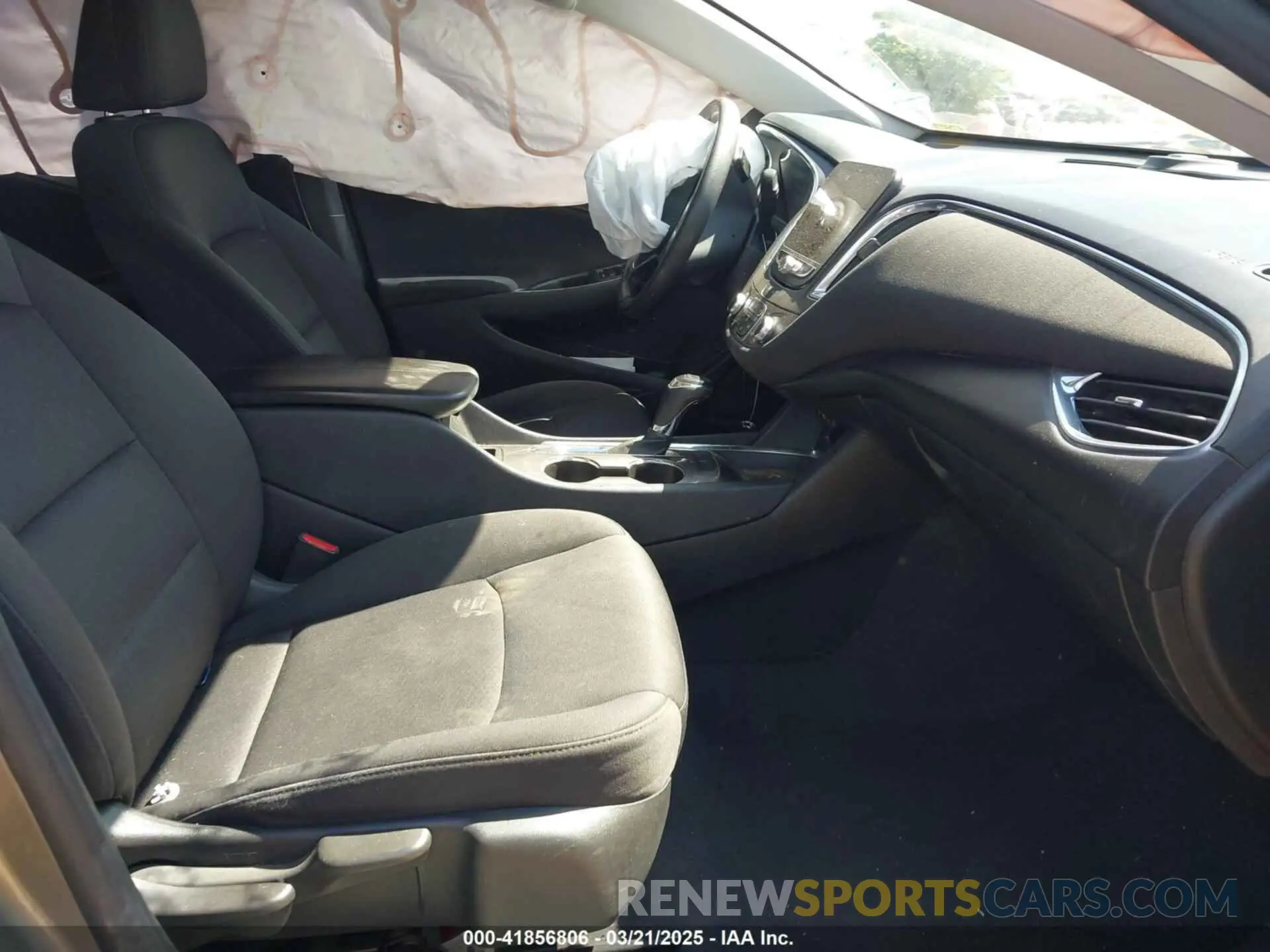 5 Photograph of a damaged car 1G1ZD5ST4LF104789 CHEVROLET MALIBU 2020