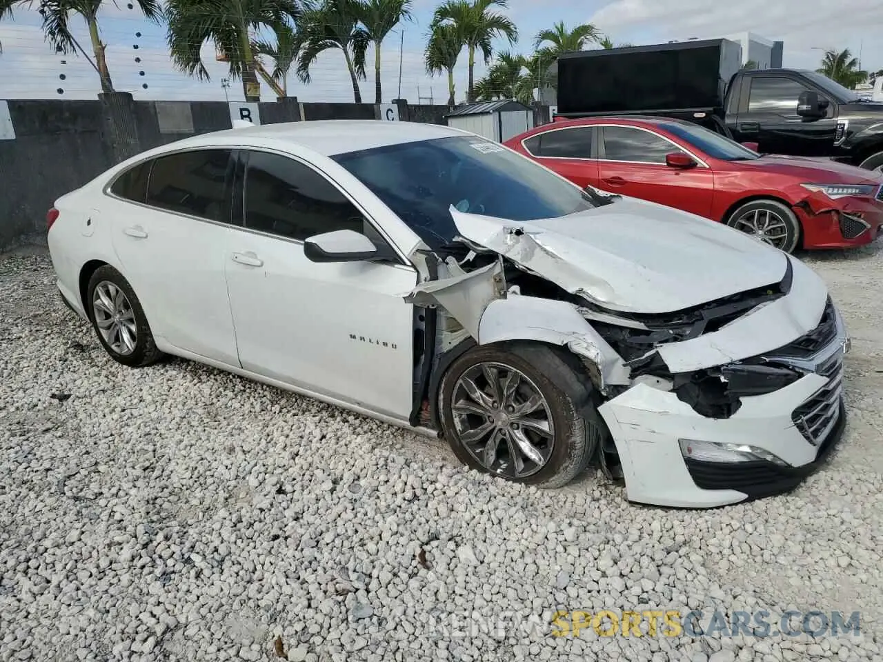 4 Photograph of a damaged car 1G1ZD5ST5LF002580 CHEVROLET MALIBU 2020