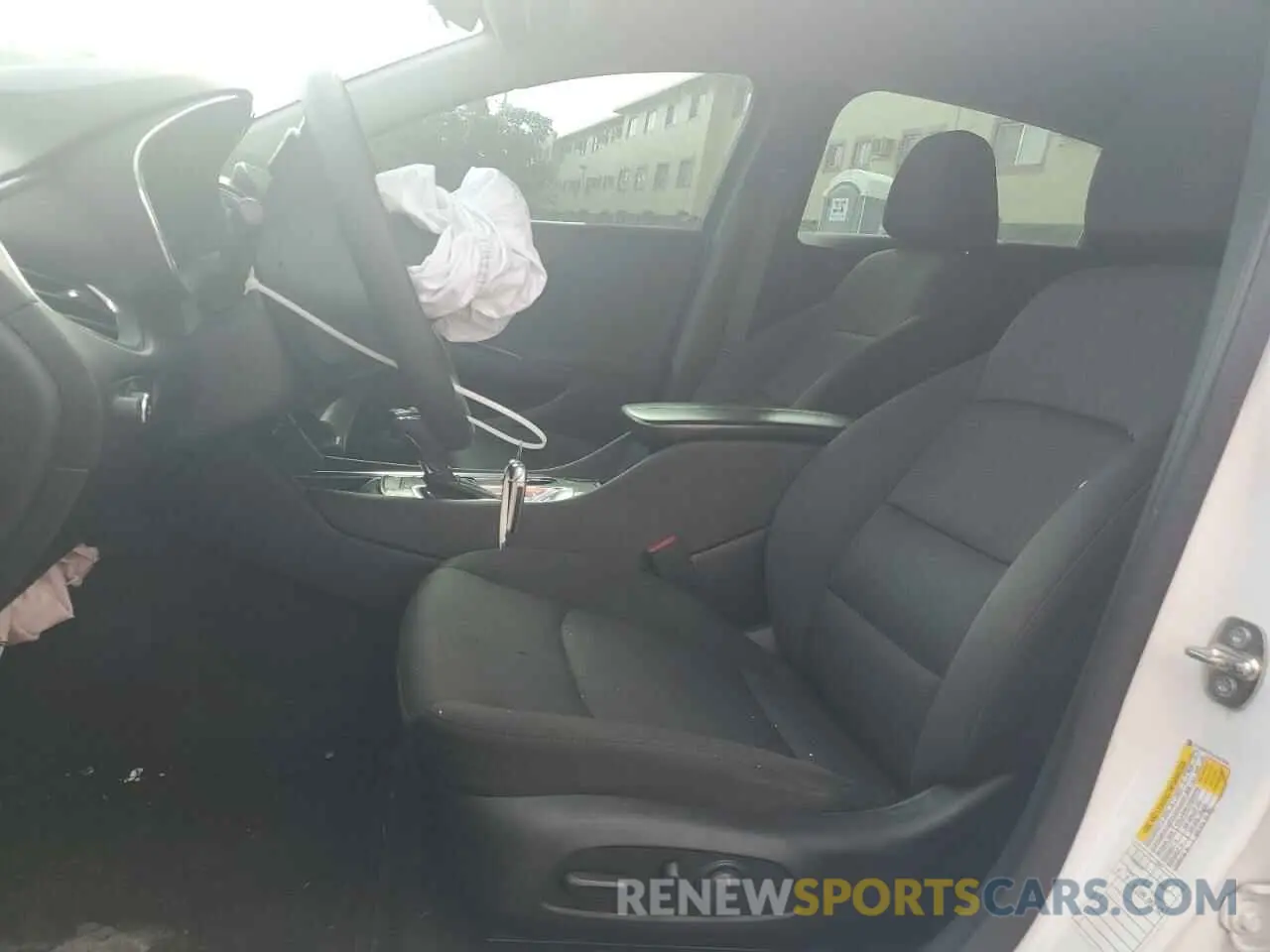 7 Photograph of a damaged car 1G1ZD5ST5LF002580 CHEVROLET MALIBU 2020