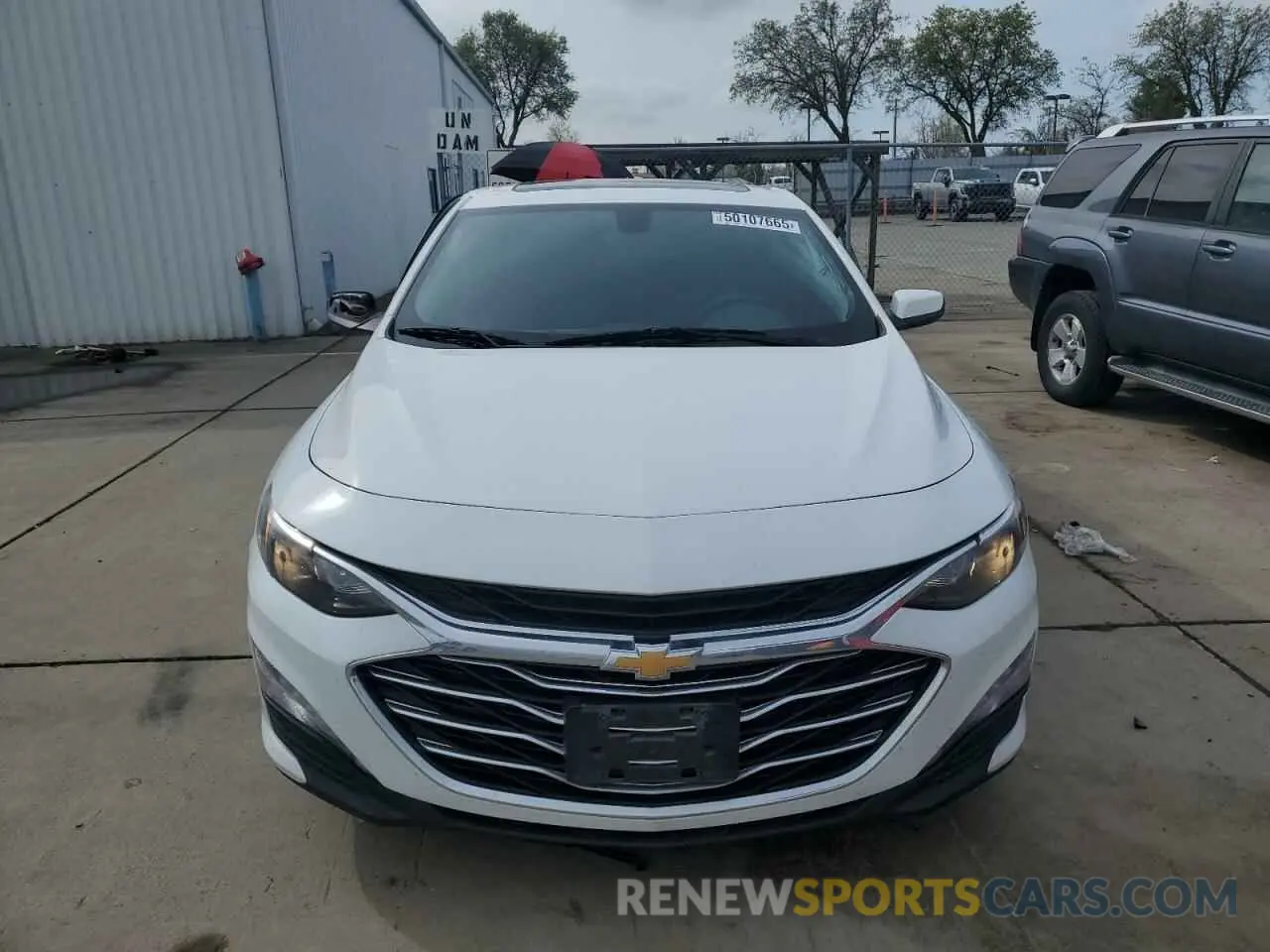 5 Photograph of a damaged car 1G1ZD5ST5LF025406 CHEVROLET MALIBU 2020