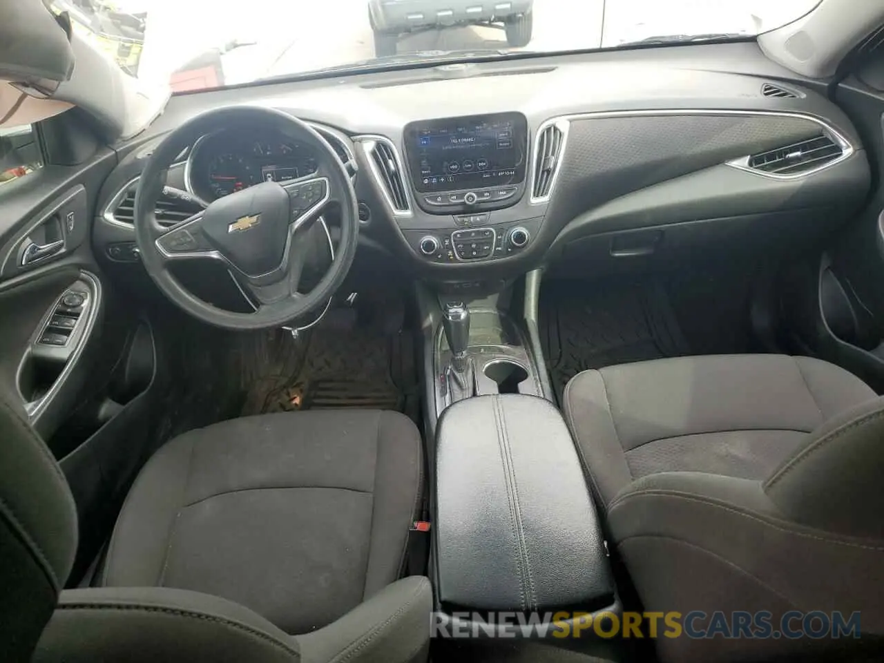 8 Photograph of a damaged car 1G1ZD5ST5LF025406 CHEVROLET MALIBU 2020