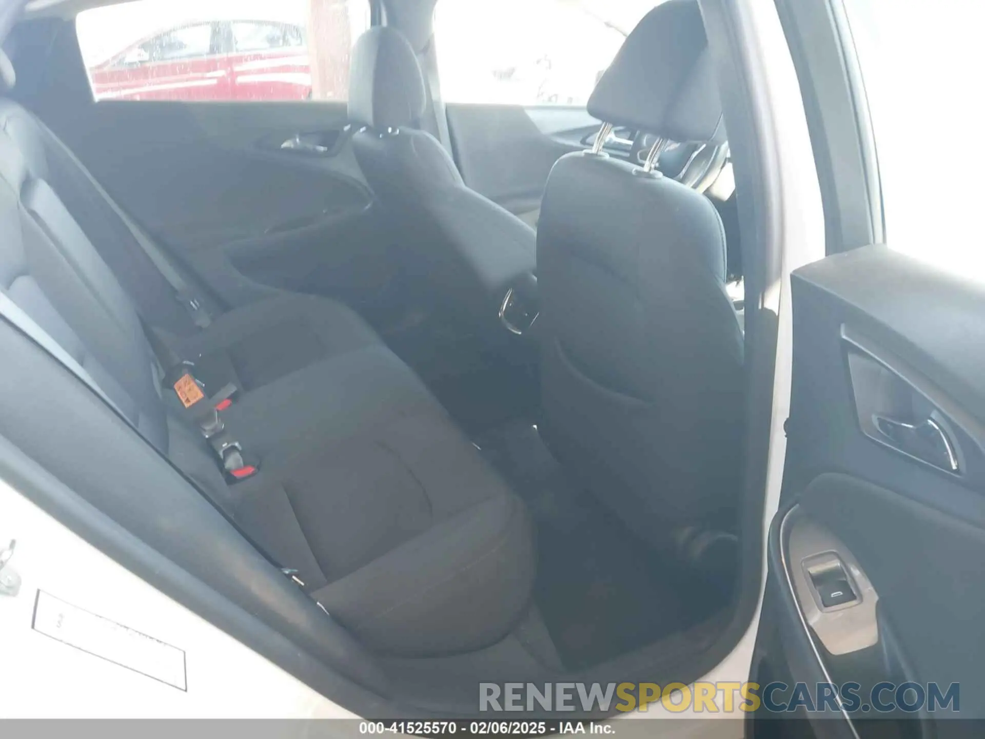 8 Photograph of a damaged car 1G1ZD5ST5LF031836 CHEVROLET MALIBU 2020
