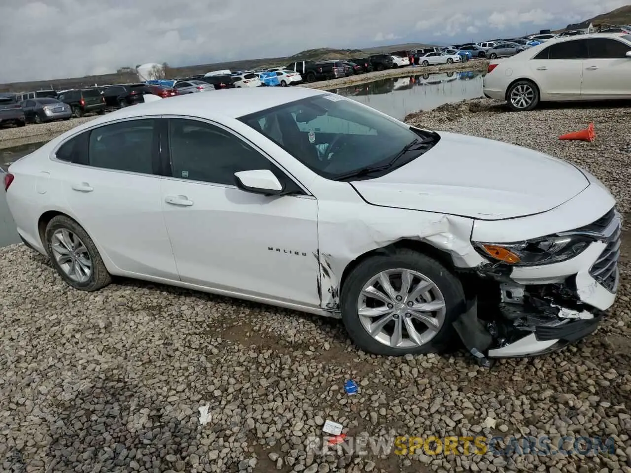 4 Photograph of a damaged car 1G1ZD5ST5LF037913 CHEVROLET MALIBU 2020