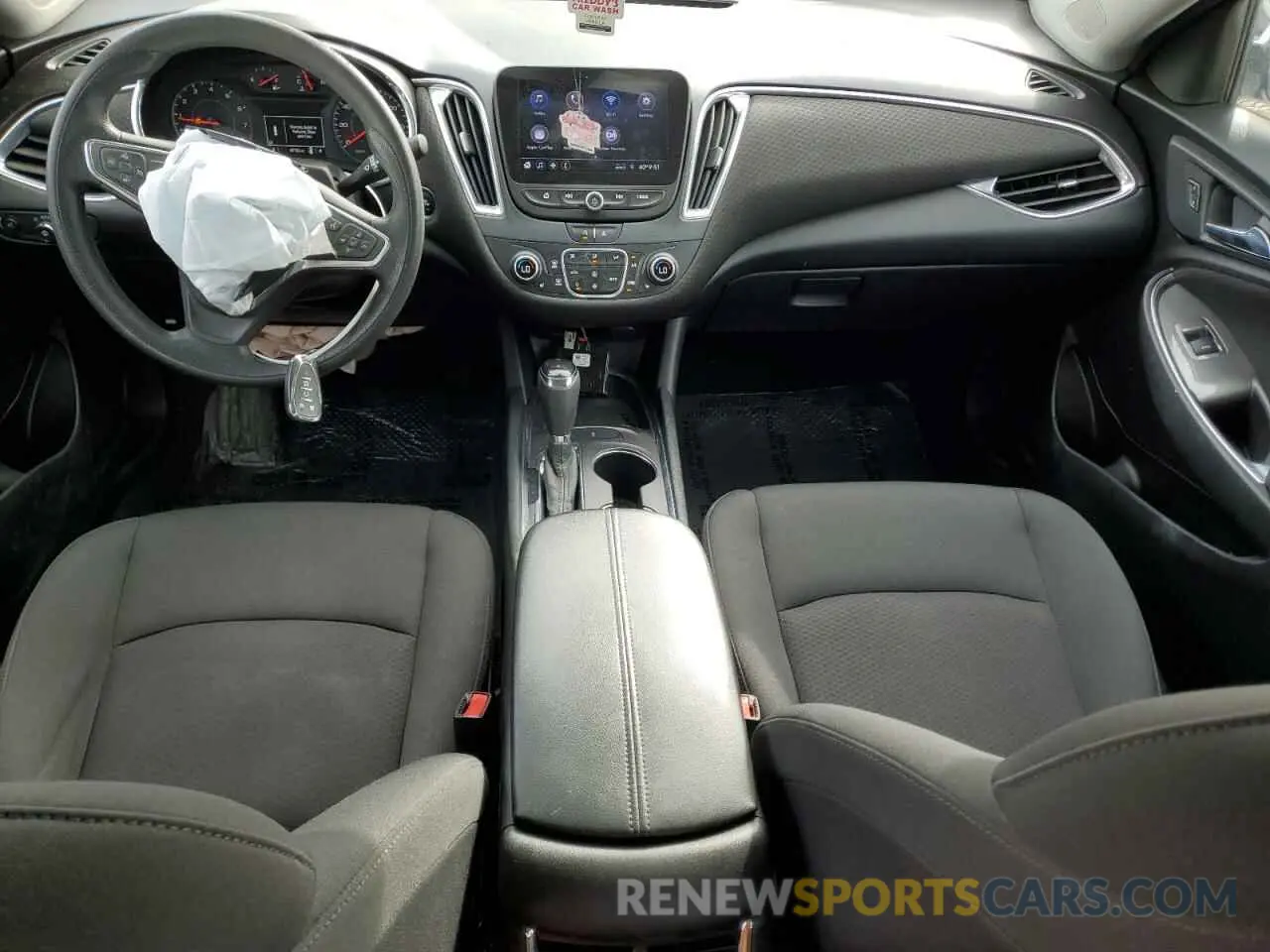 8 Photograph of a damaged car 1G1ZD5ST5LF037913 CHEVROLET MALIBU 2020