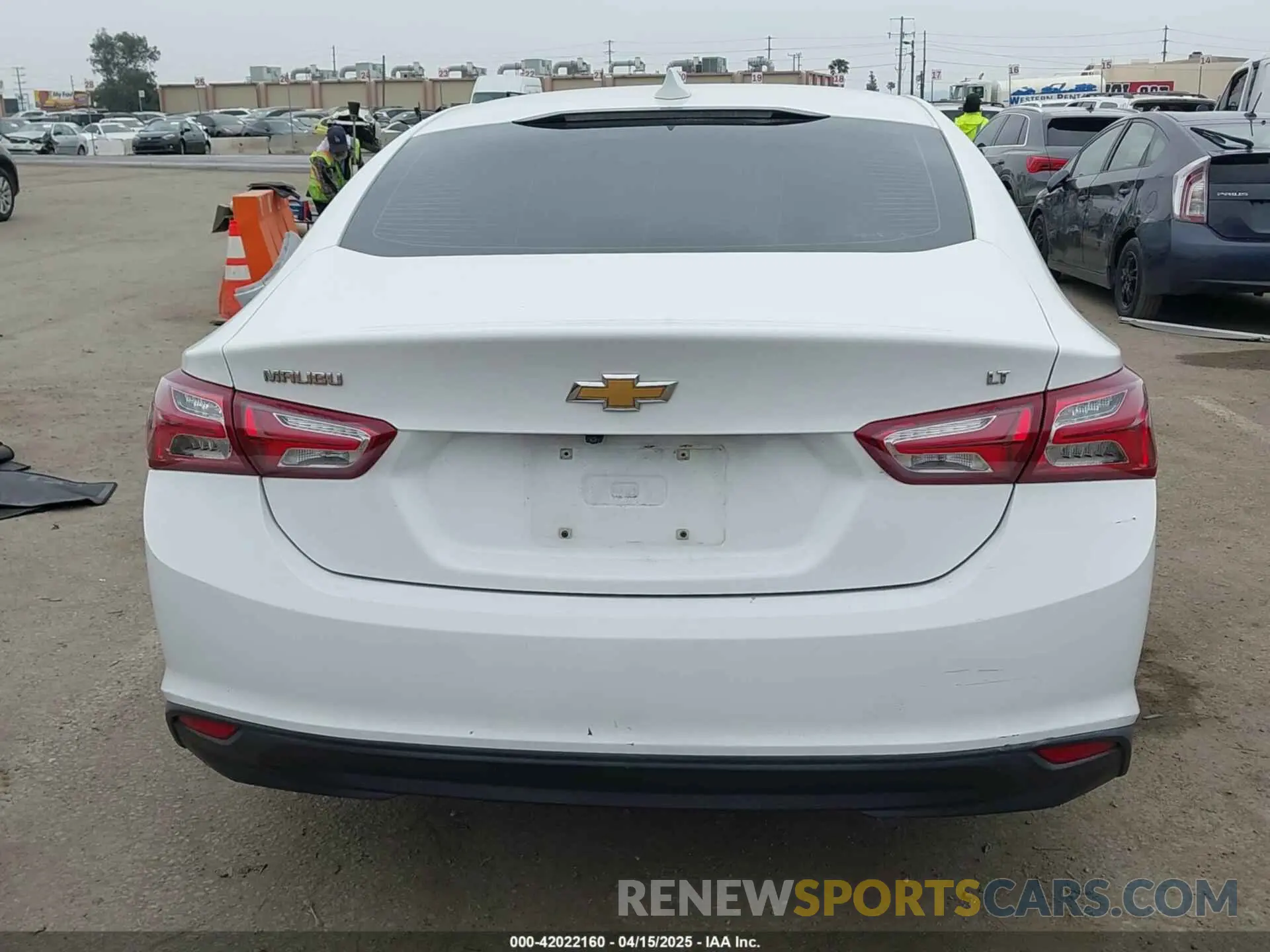 16 Photograph of a damaged car 1G1ZD5ST5LF042786 CHEVROLET MALIBU 2020