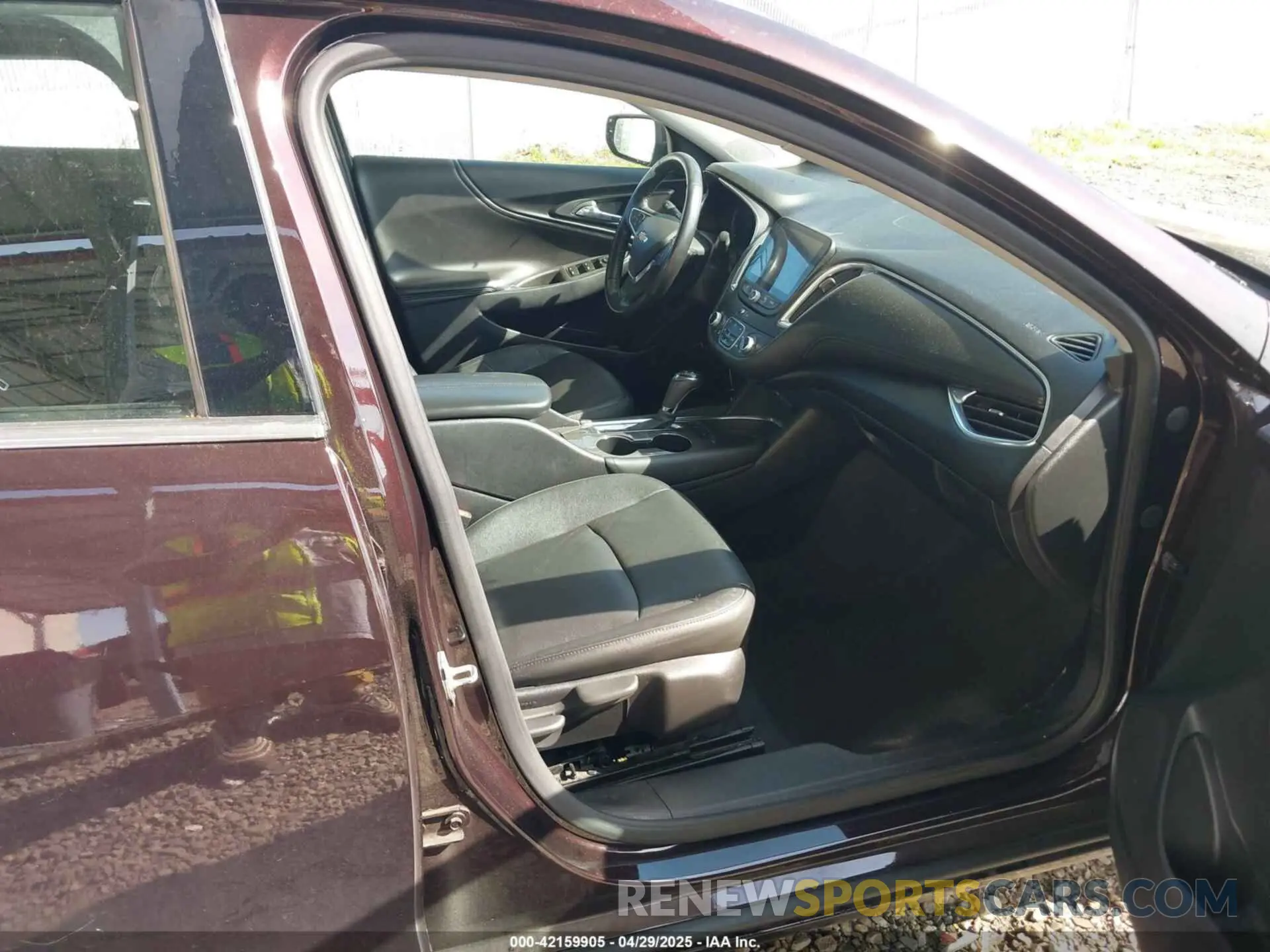 5 Photograph of a damaged car 1G1ZD5ST5LF043923 CHEVROLET MALIBU 2020