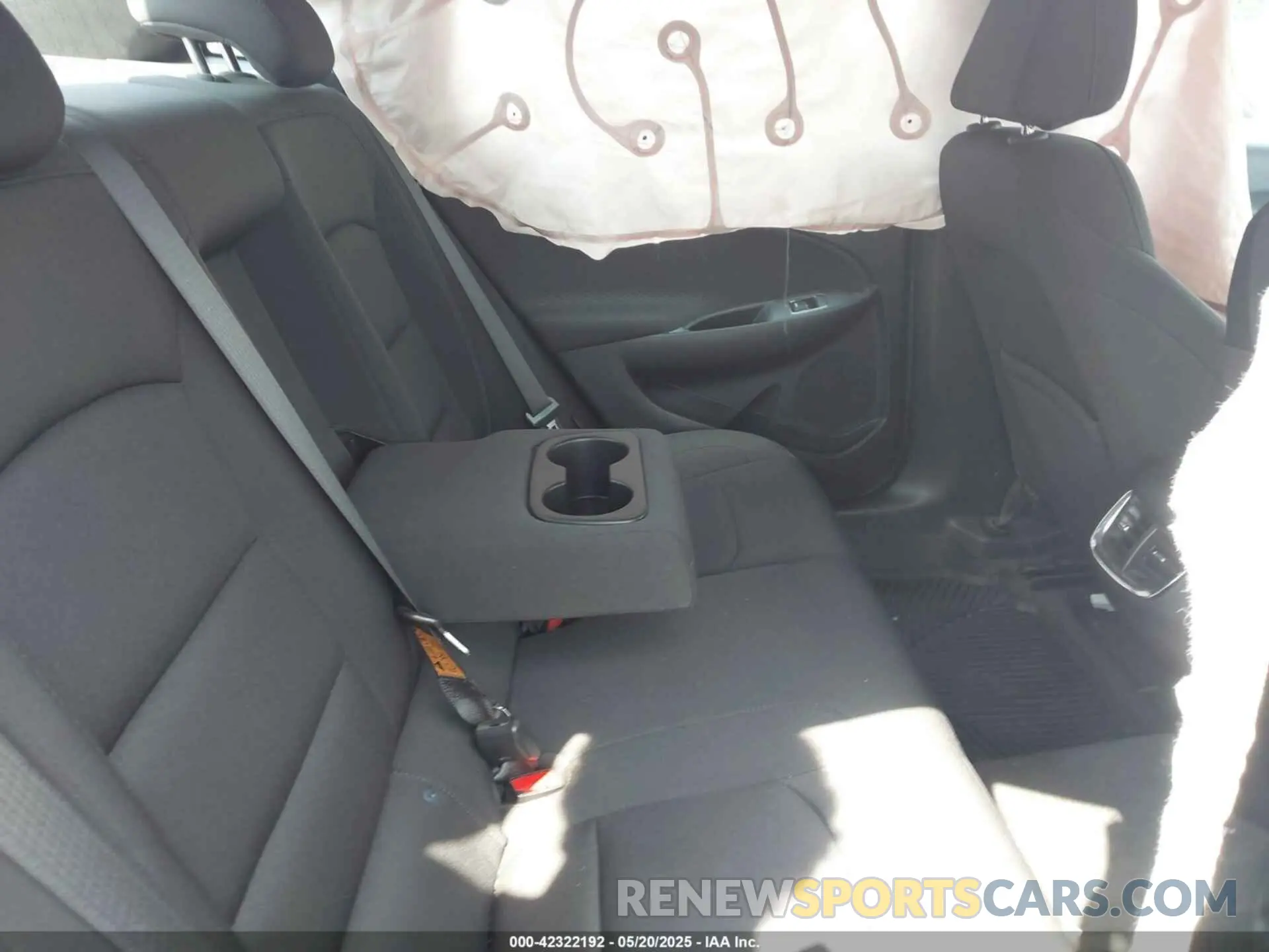 8 Photograph of a damaged car 1G1ZD5ST5LF055814 CHEVROLET MALIBU 2020