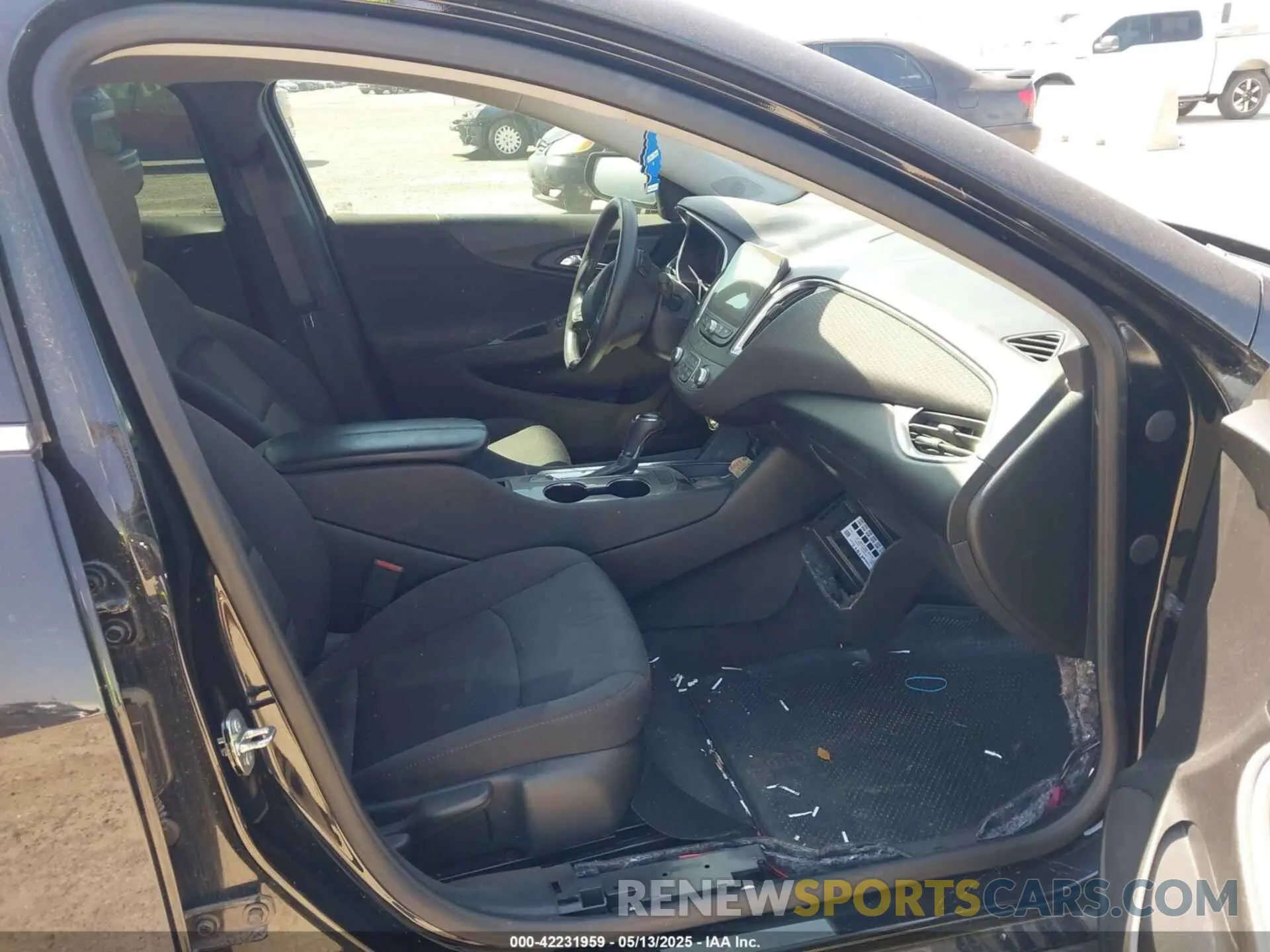 5 Photograph of a damaged car 1G1ZD5ST5LF061502 CHEVROLET MALIBU 2020