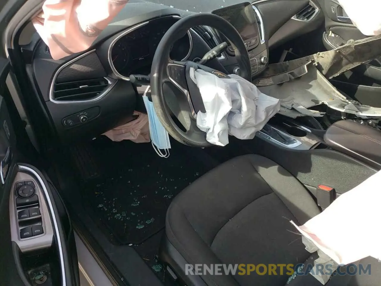 8 Photograph of a damaged car 1G1ZD5ST5LF071978 CHEVROLET MALIBU 2020