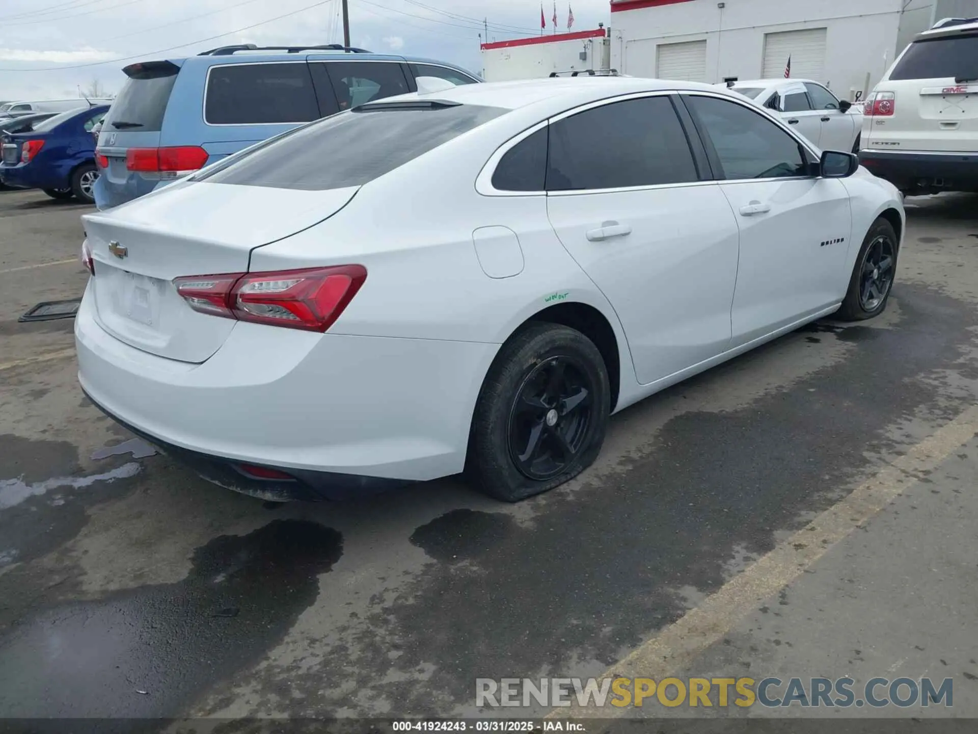 4 Photograph of a damaged car 1G1ZD5ST5LF090918 CHEVROLET MALIBU 2020