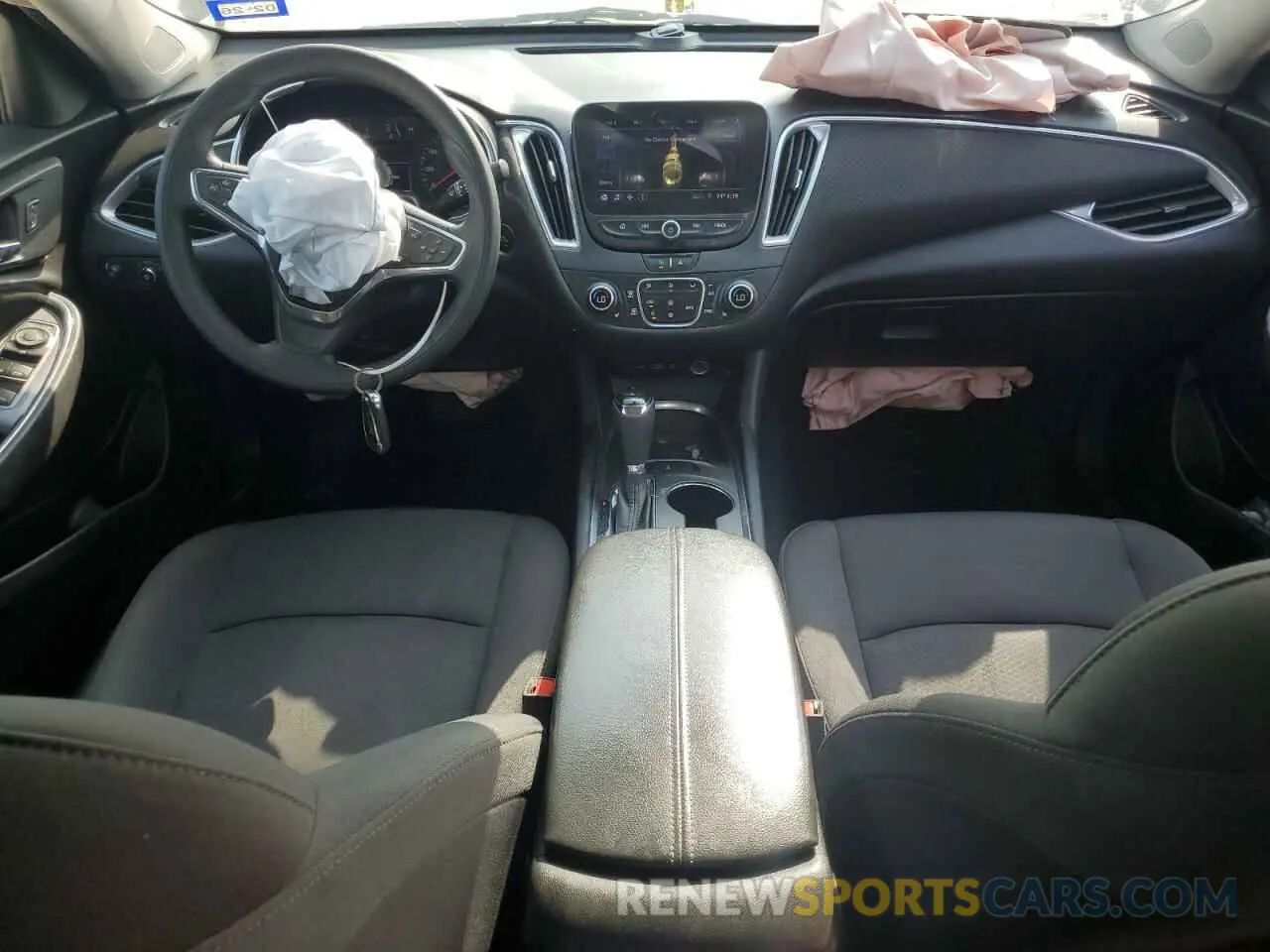 8 Photograph of a damaged car 1G1ZD5ST5LF103165 CHEVROLET MALIBU 2020