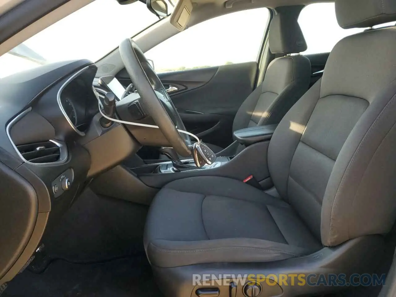 7 Photograph of a damaged car 1G1ZD5ST5LF110505 CHEVROLET MALIBU 2020